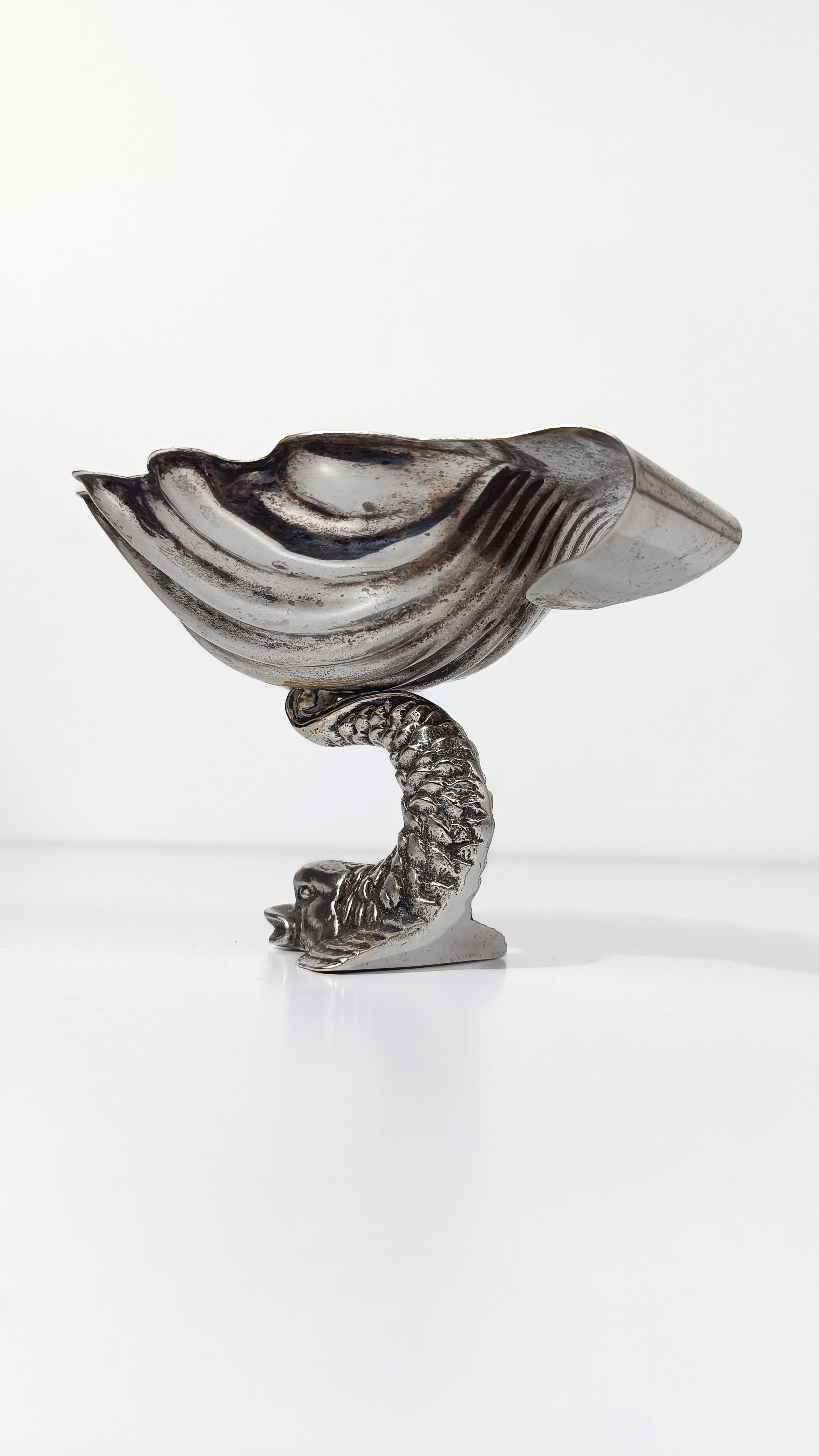 Versilberte Schale / Vide Poche in Muschelform auf einem Triton-Delfin erhaben im Angebot 12