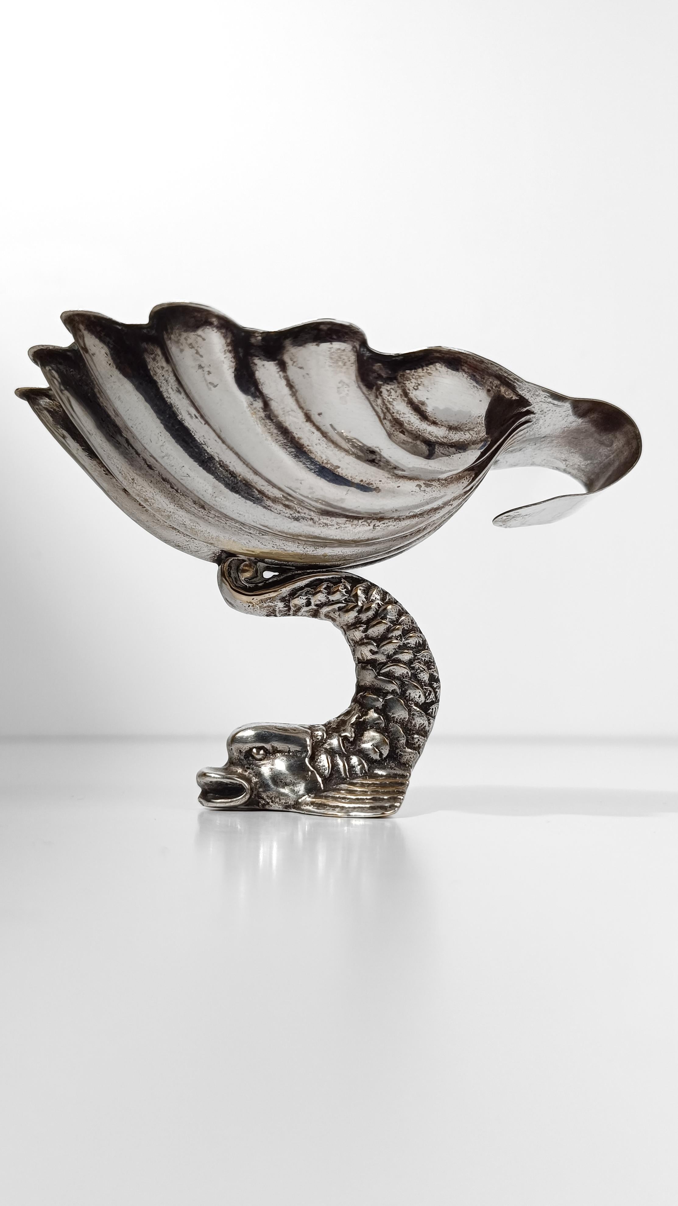 Versilberte Schale / Vide Poche in Muschelform auf einem Triton-Delfin erhaben im Angebot 13