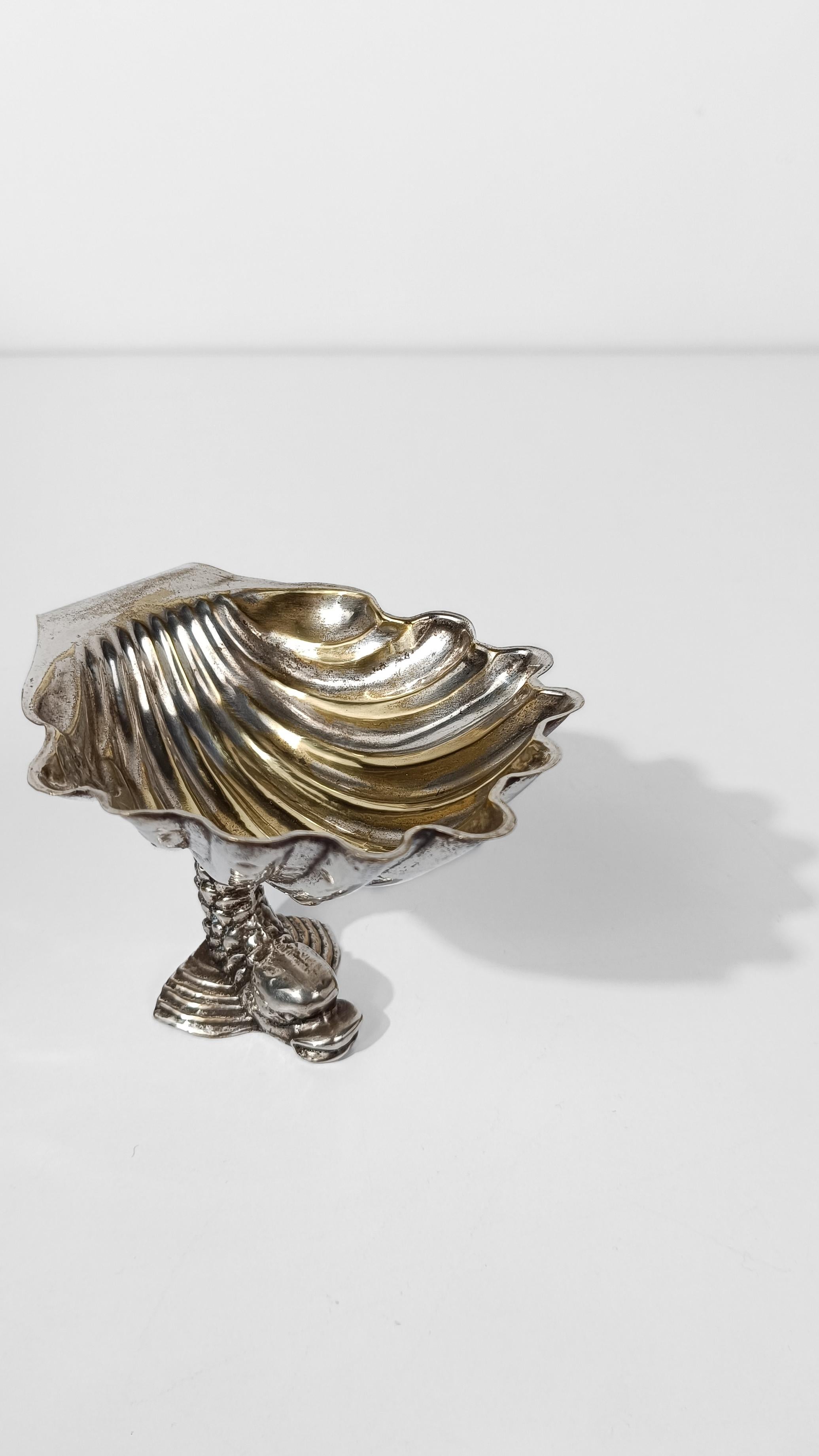 Versilberte Schale / Vide Poche in Muschelform auf einem Triton-Delfin erhaben (Italienisch) im Angebot