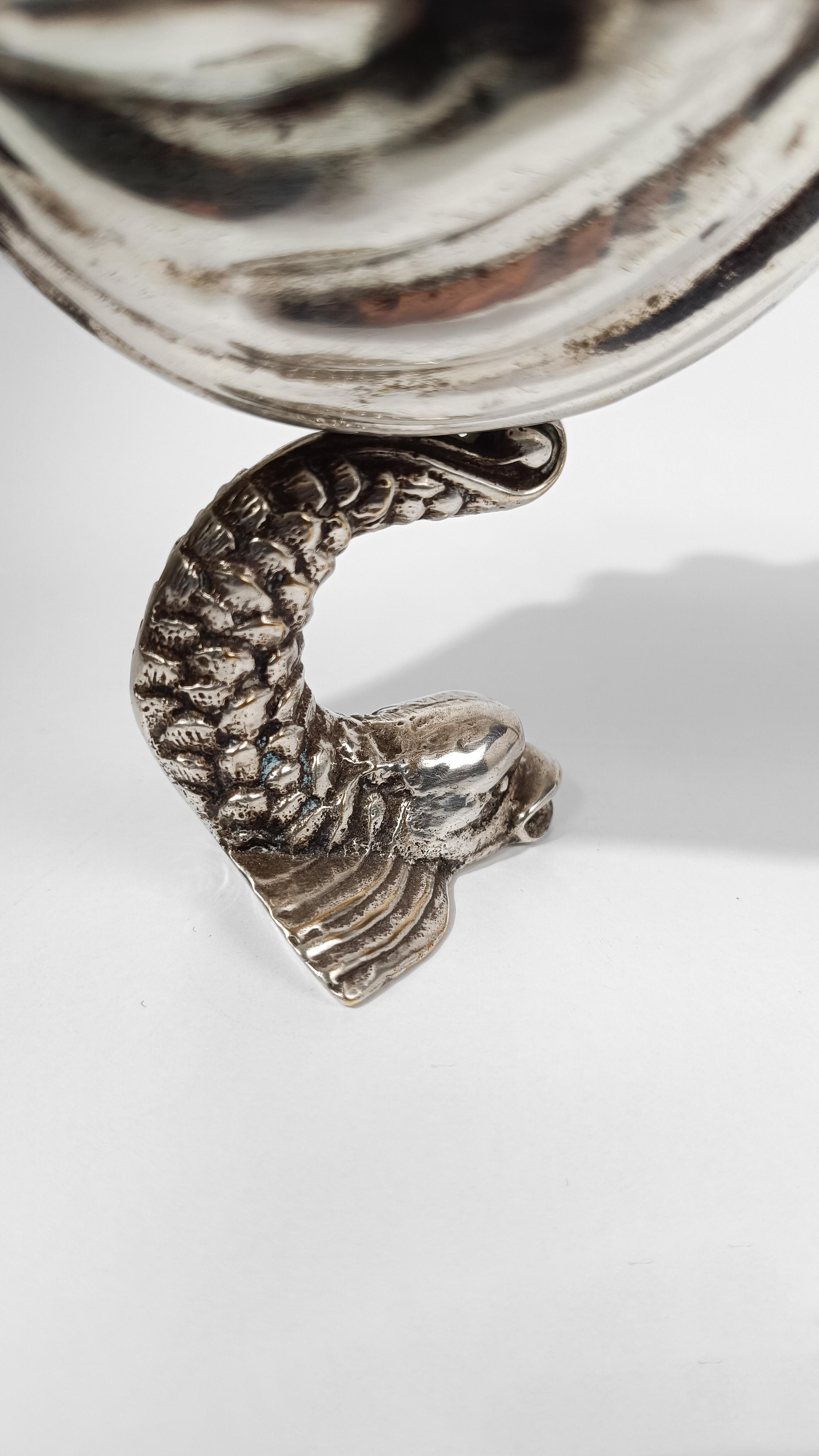 Versilberte Schale / Vide Poche in Muschelform auf einem Triton-Delfin erhaben im Angebot 2