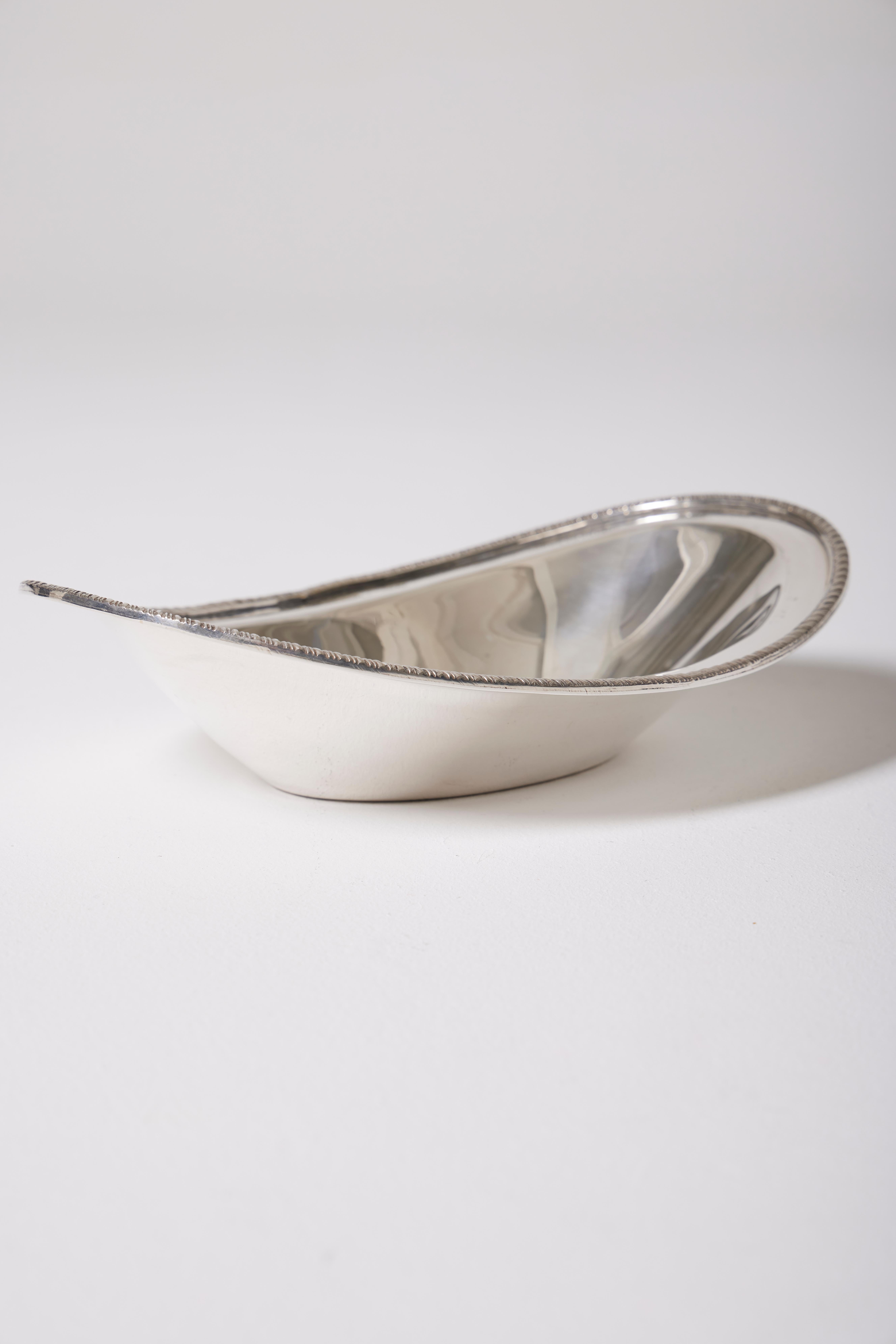 Silver Plate Silver-plated bread basket For Sale