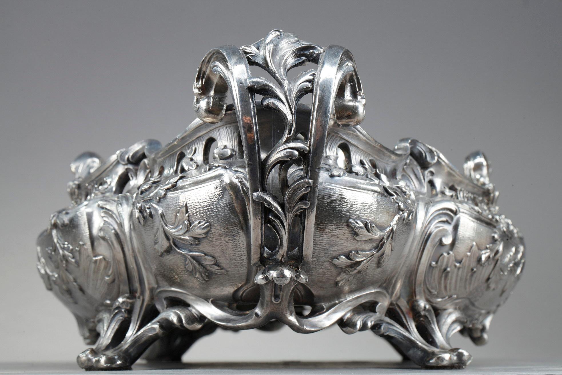 Silver Plated Bronze Jardinière in the Louis XV Style, 19th Century For Sale 10