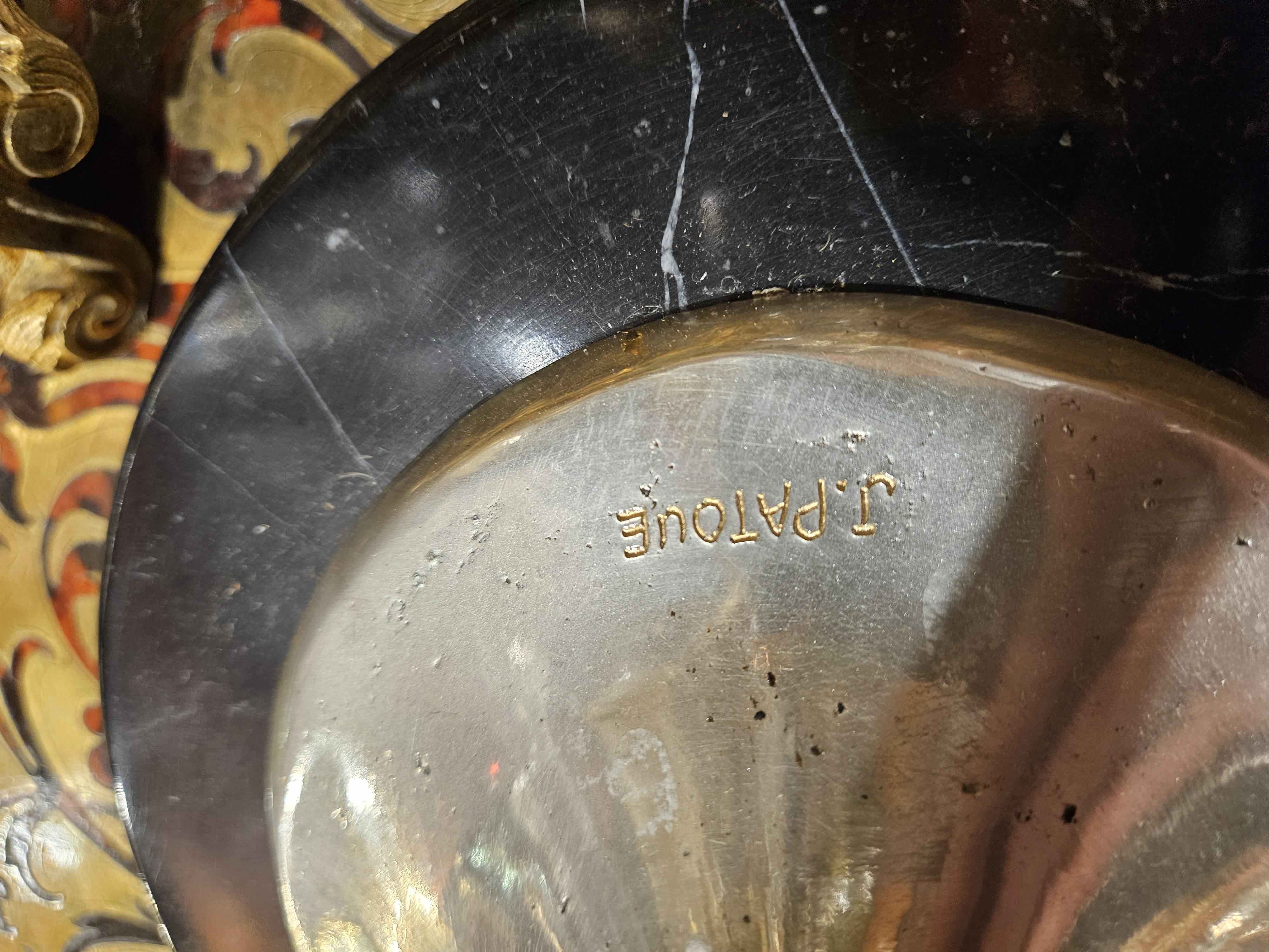Calco Bronzo placcato argento di una ballerina di Burlesque in un bicchiere di Champagne in vendita