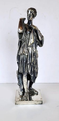 Sculpture en bronze argenté représentant Diane De Gabie