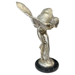 Sculpture "Esprit d'extase" en bronze argenté sur socle en marbre