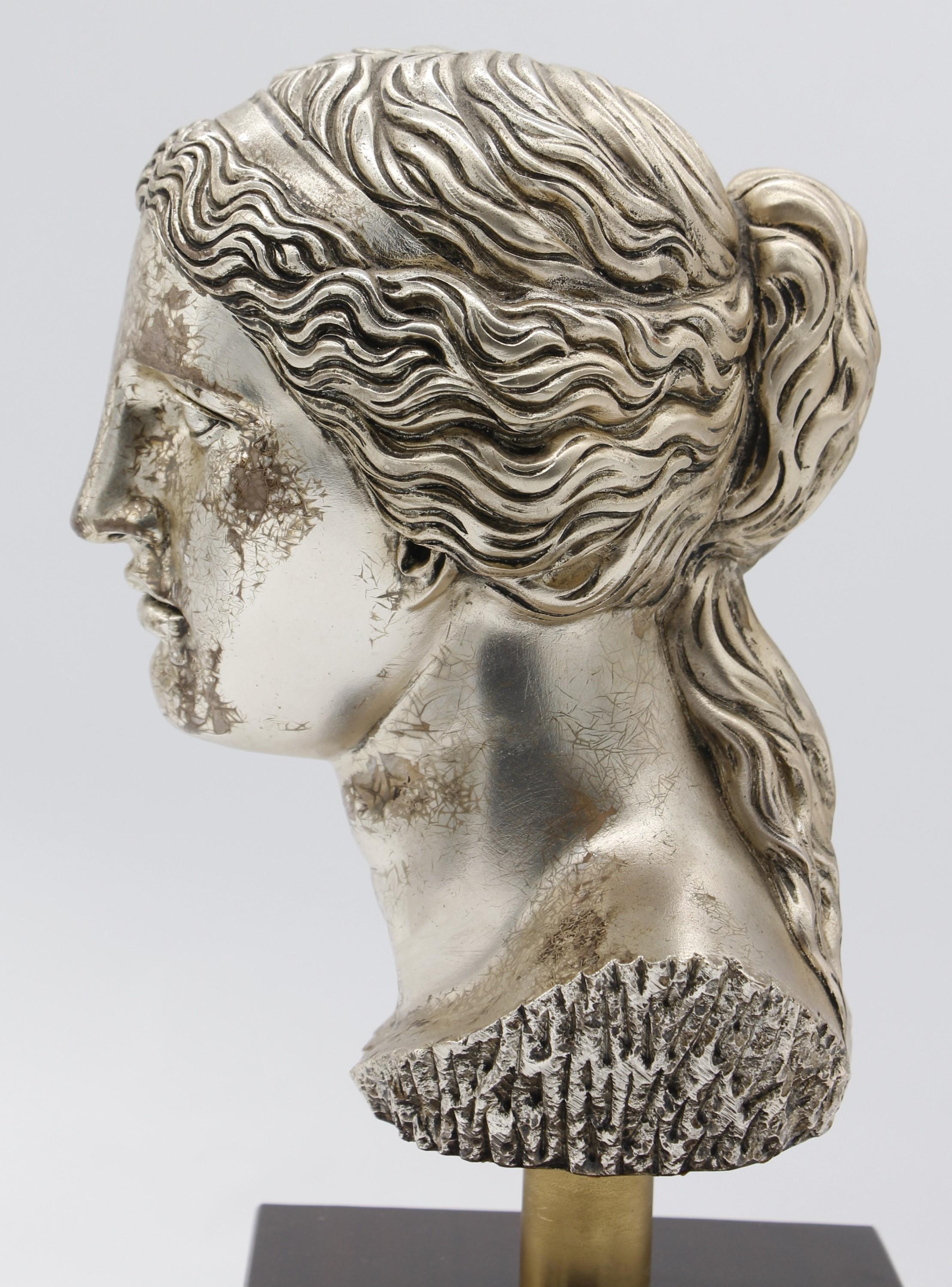 Plaqué argent Buste de déesse Vénus monté sur bois en bronze argenté en vente
