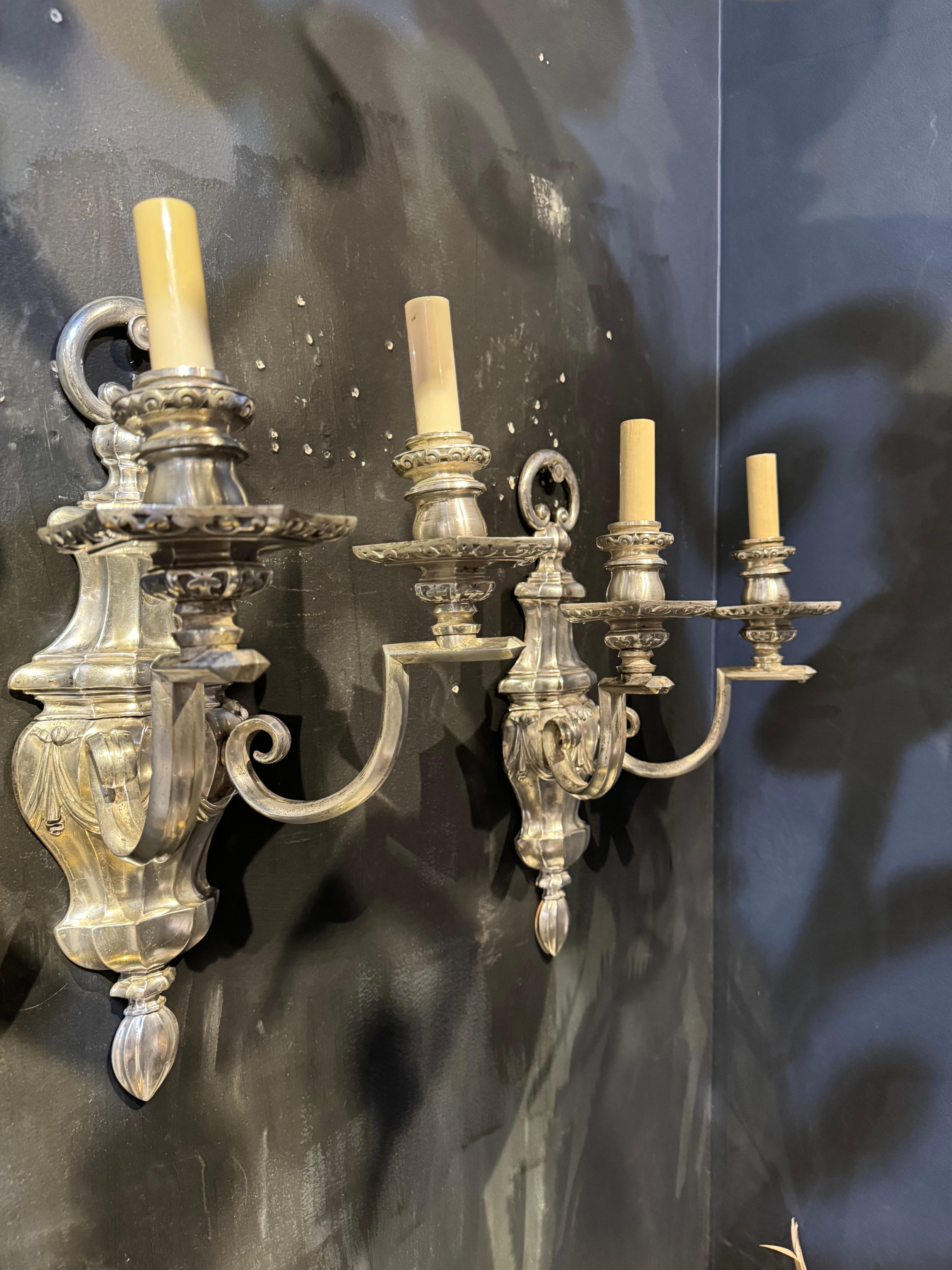 Inizio XX secolo 1900 Caldwell, lampade placcate in argento in vendita