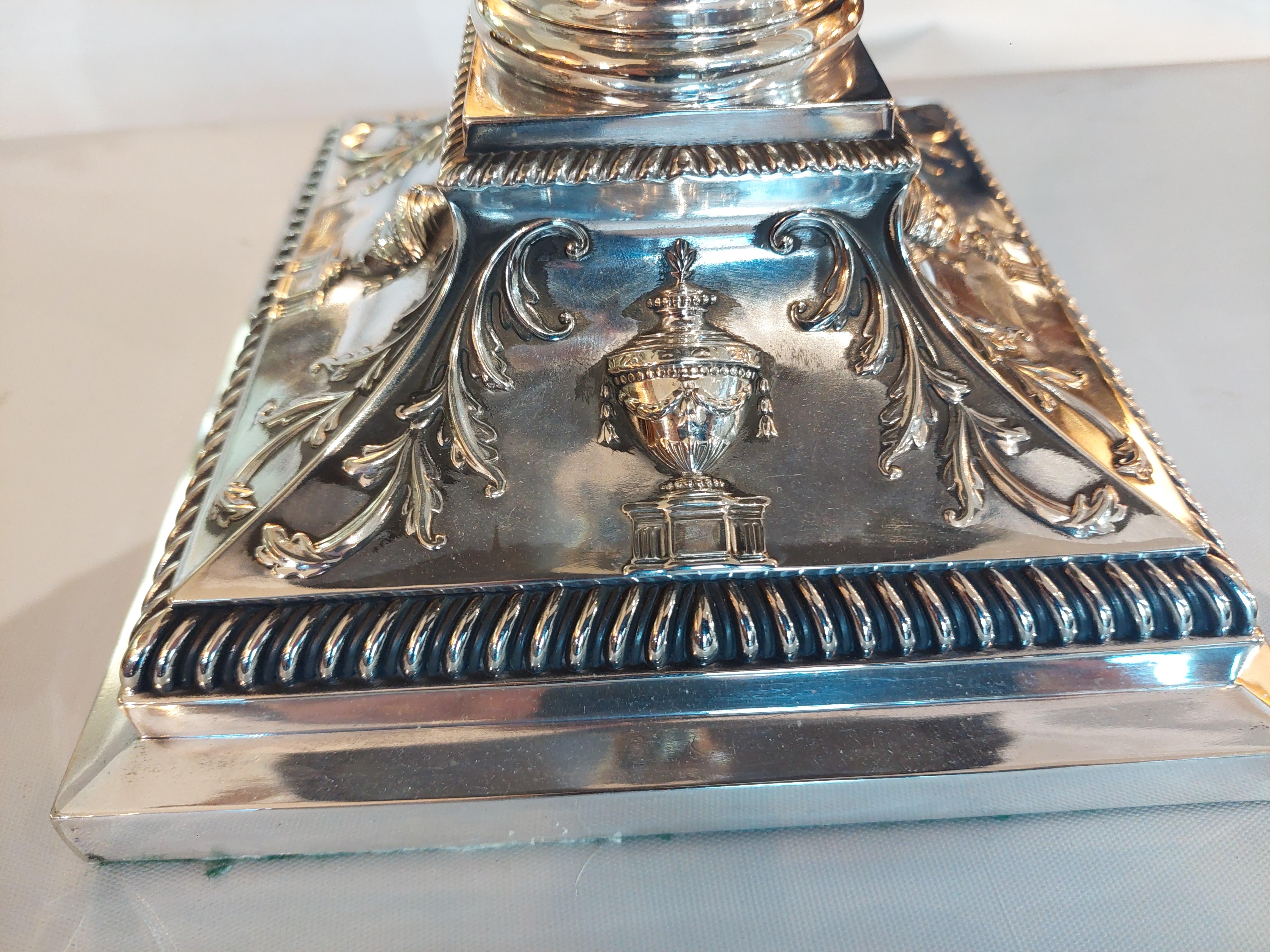 Inglese Lampada a candeliere placcata in argento in vendita