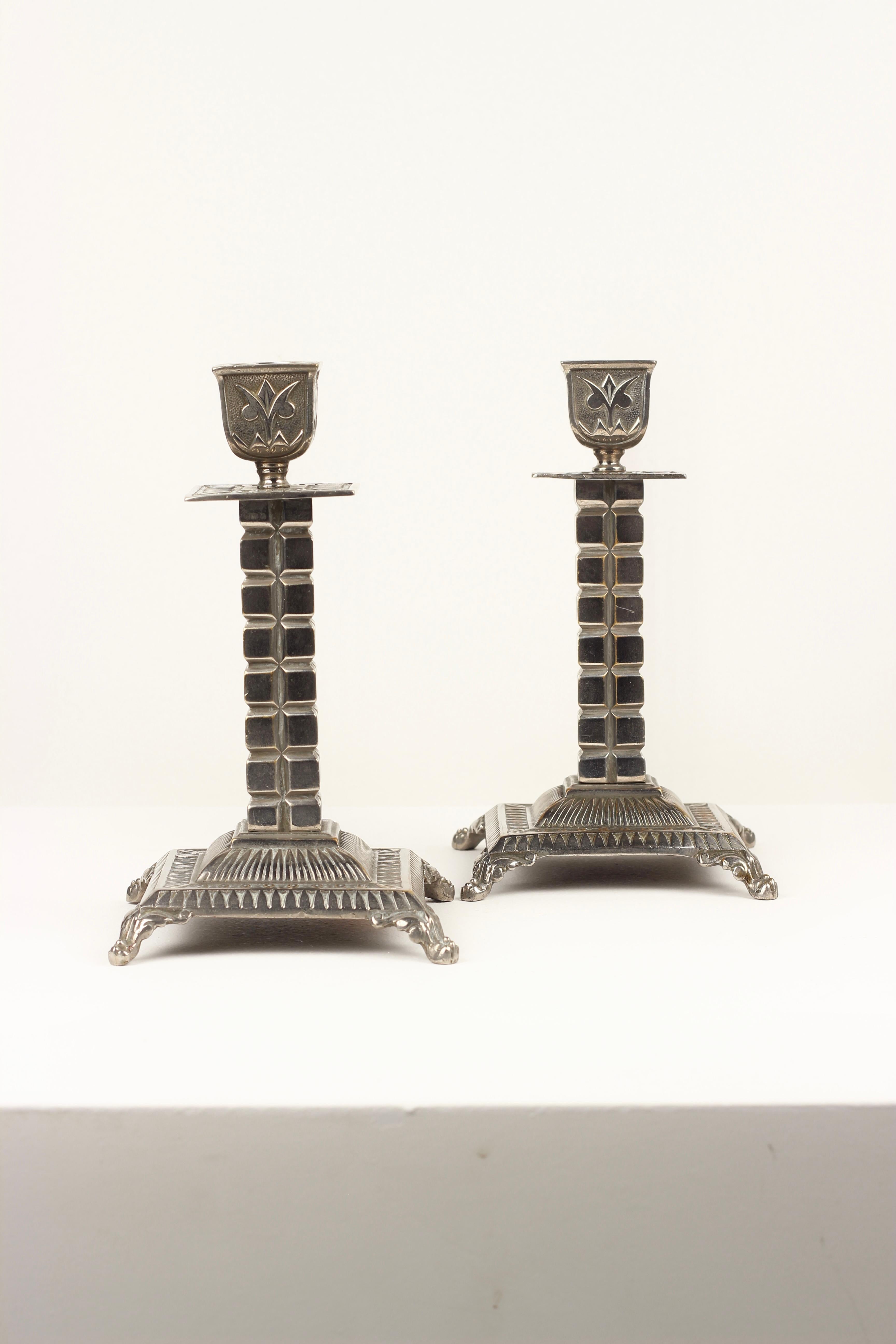 Silver-plated candlesticks by William Tonks and Sons, late 19th century In Good Condition For Sale In London, GB