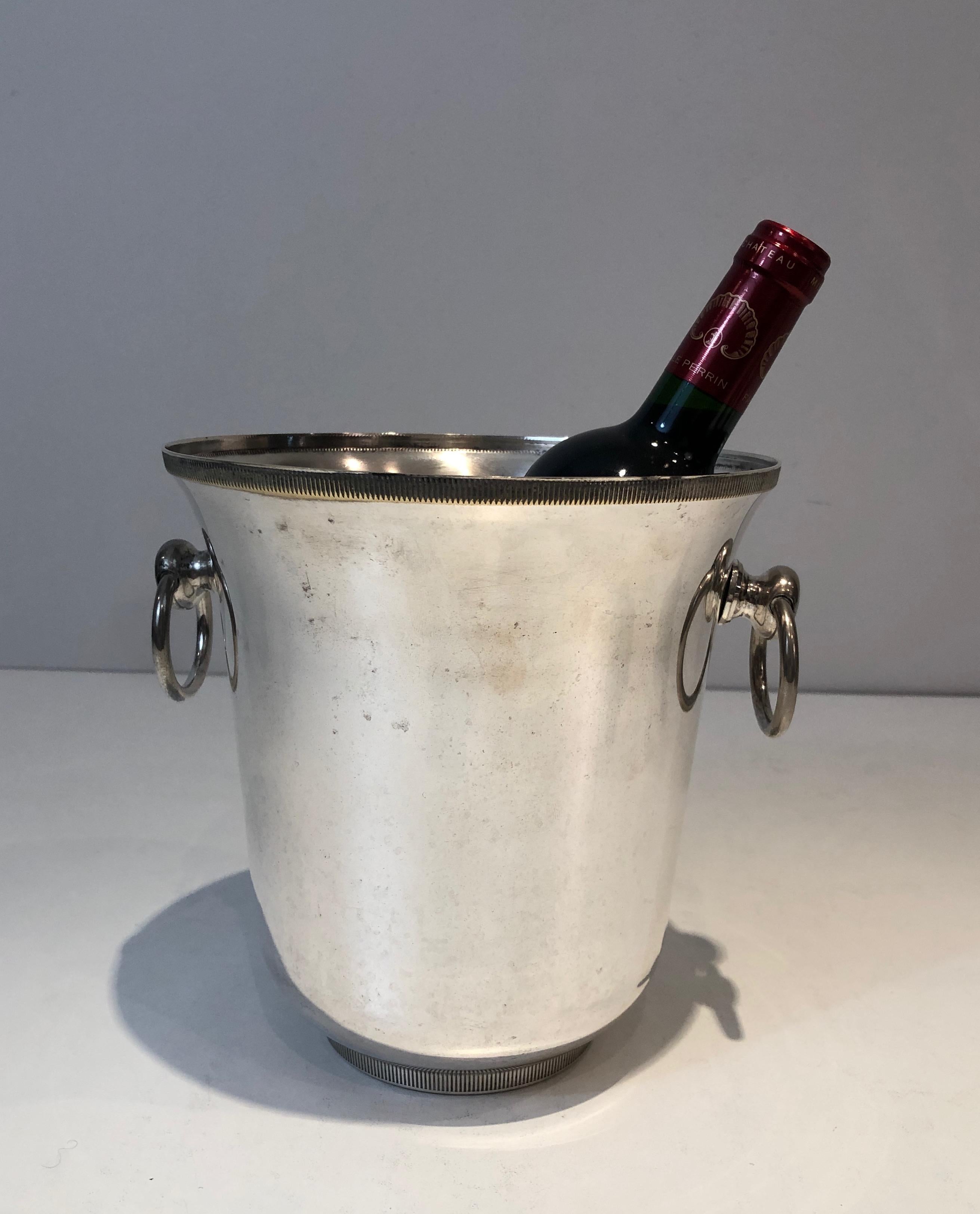 This nice Art Deco champagne bucket is made of silver plated. This is a French work, stamped, circa 1970.