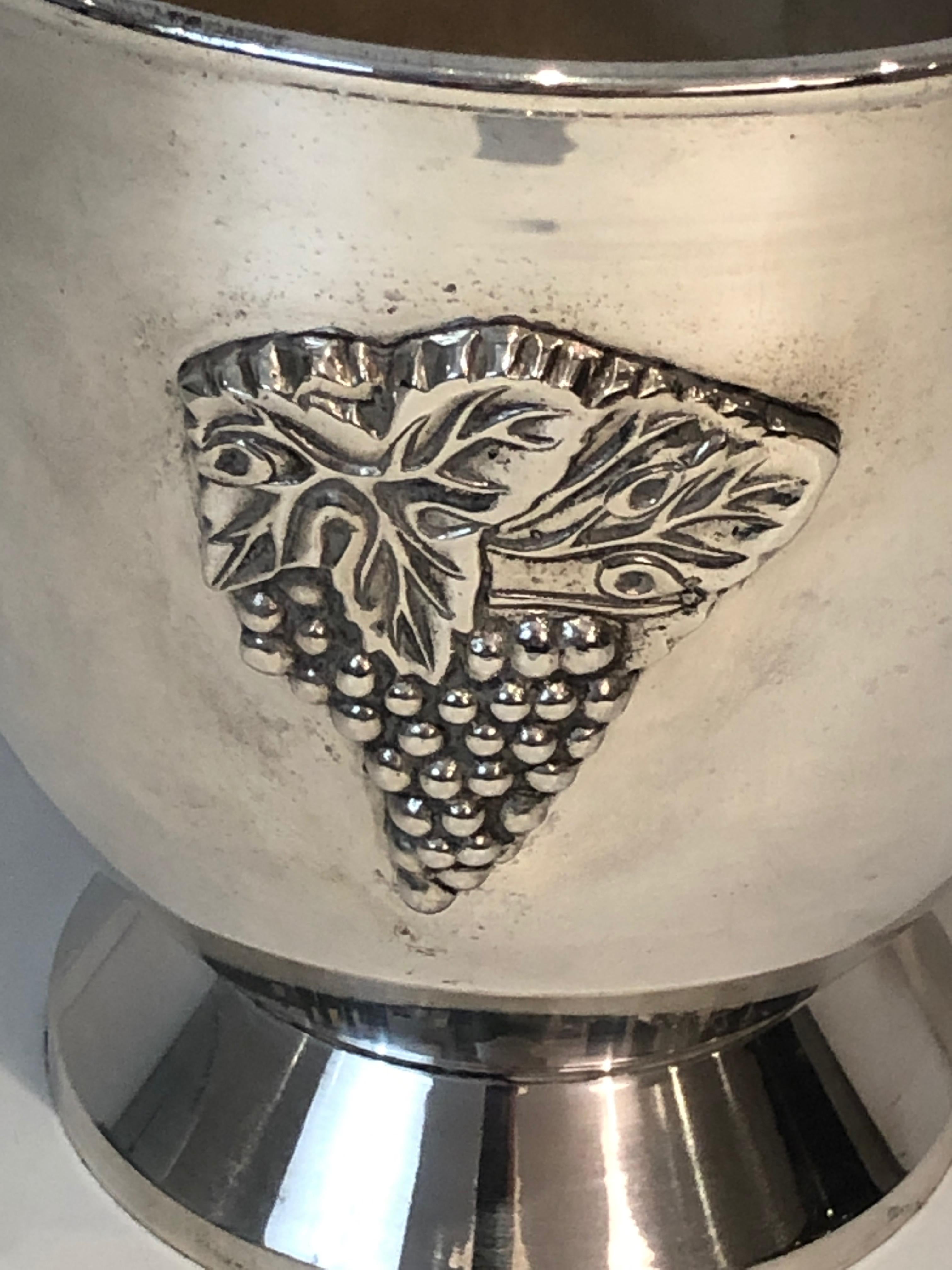 Silver Plated Champagne Bucket with Grappes Decor, French, Circa 1930 1