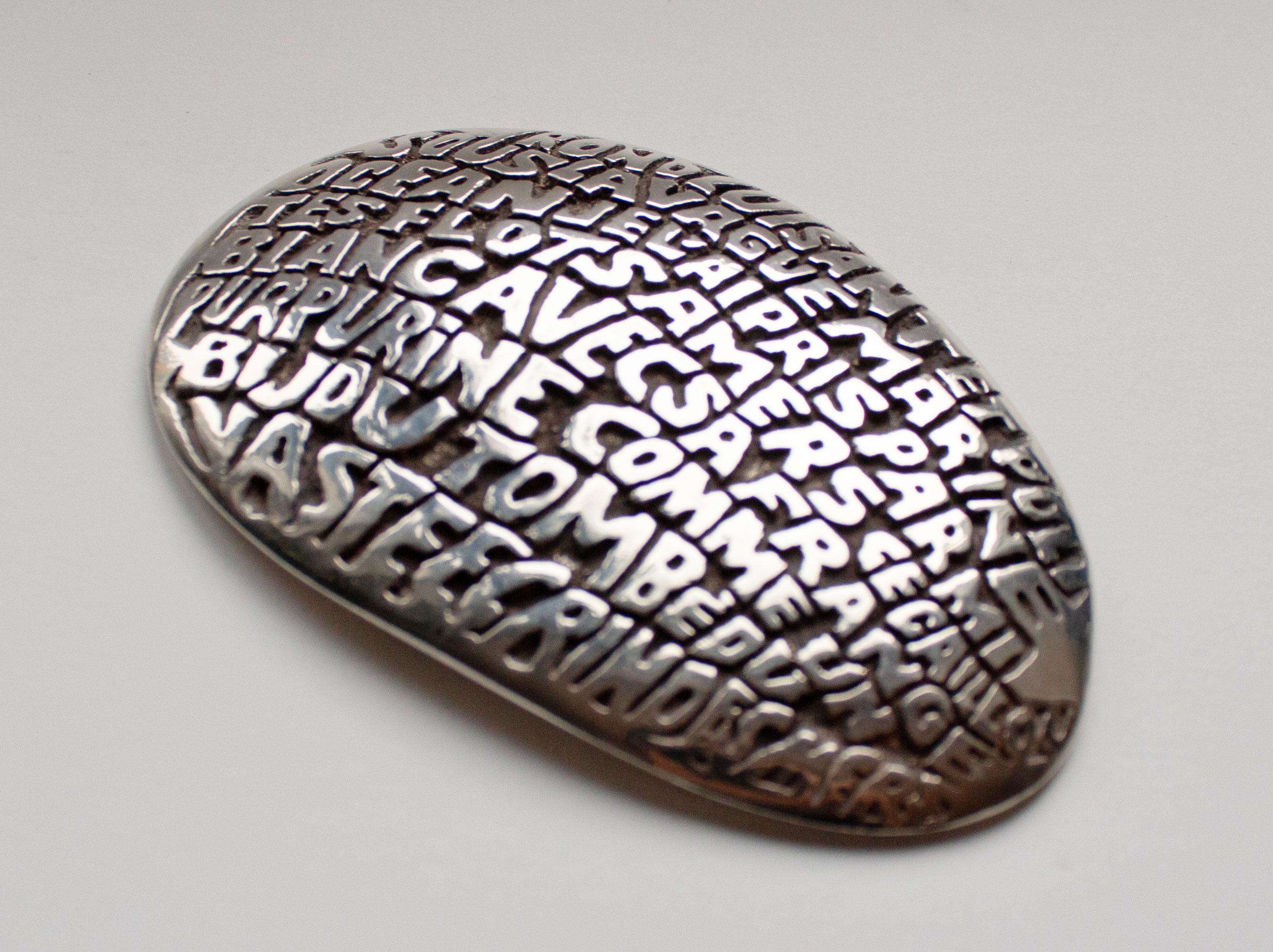 Silver-Plated Christofle Paperweight with Poetic Engraving by B. Quentin im Zustand „Gut“ im Angebot in Stockholm, SE