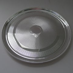 Bandeja de cóctel circular plateada de Walker & Hall c.1900