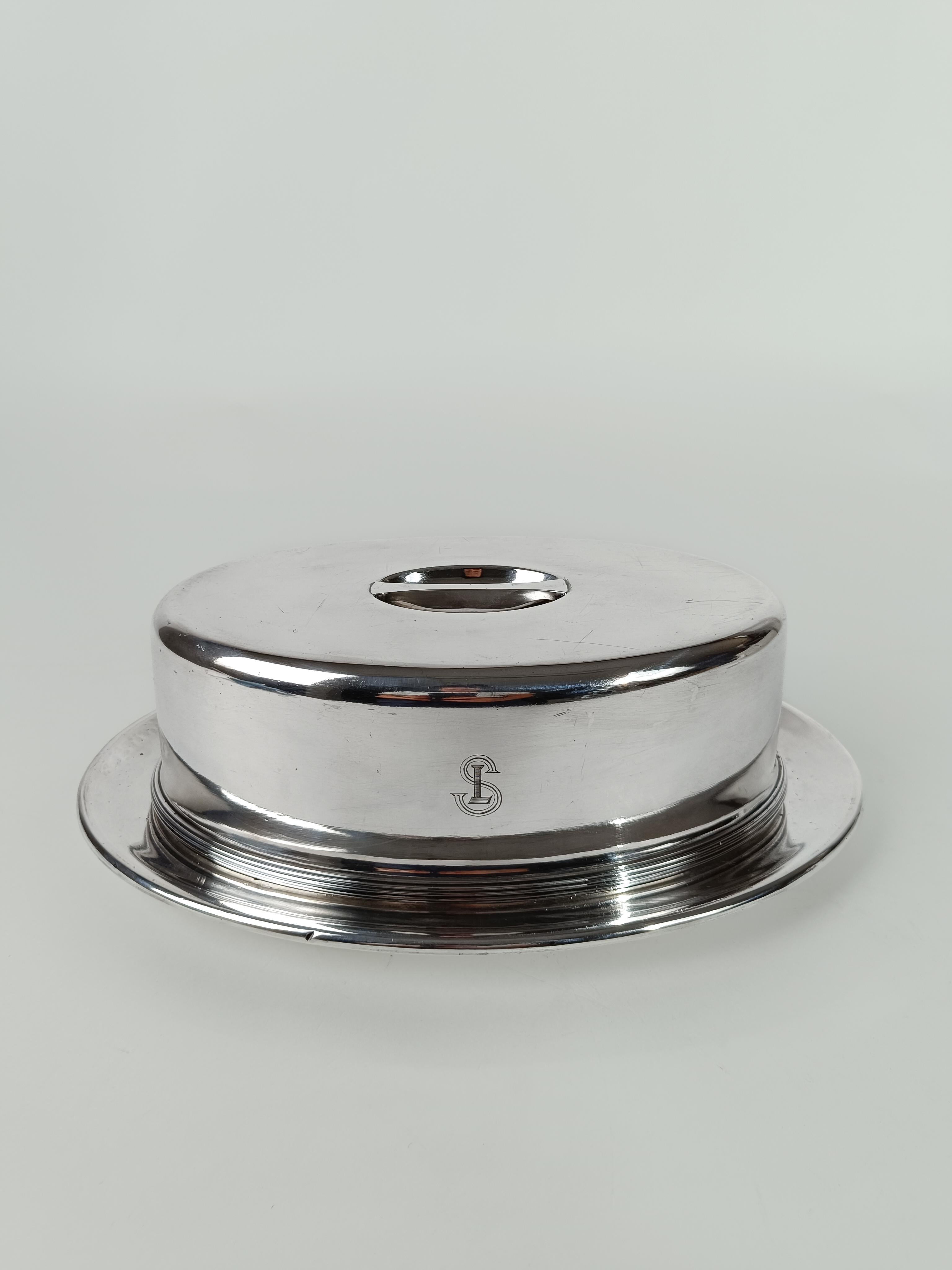 XX secolo Cloche placcata in argento di Krupp Berndorf, proveniente dalla prima classe della flotta 