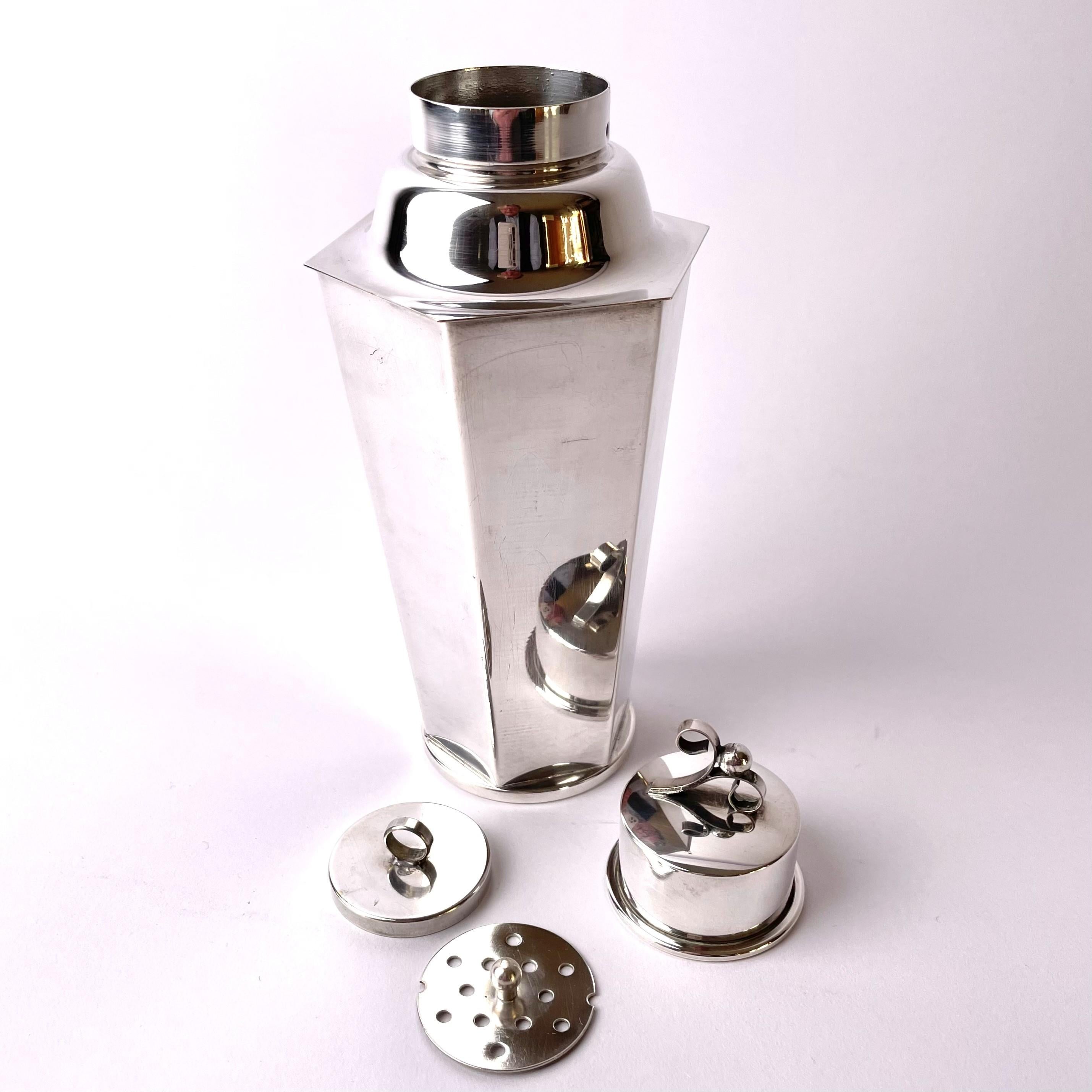 Early 20th Century Silver-plated Cocktail Shaker in Swedish Grace from the 1920s