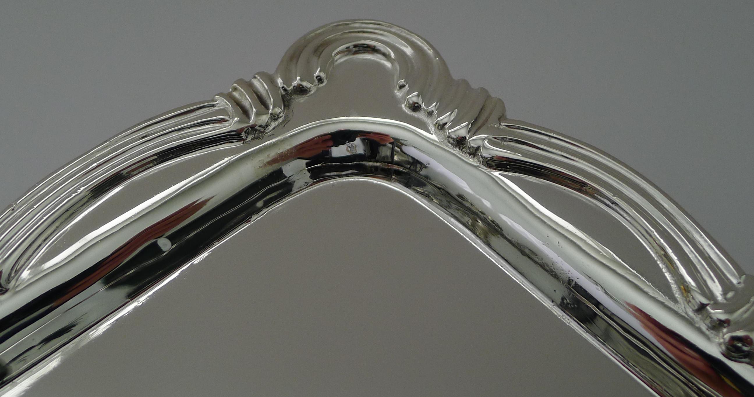 Versilbertes Cocktailtablett von Goldsmith's & Silversmith's Co. Ltd. um 1930 (Britisch) im Angebot