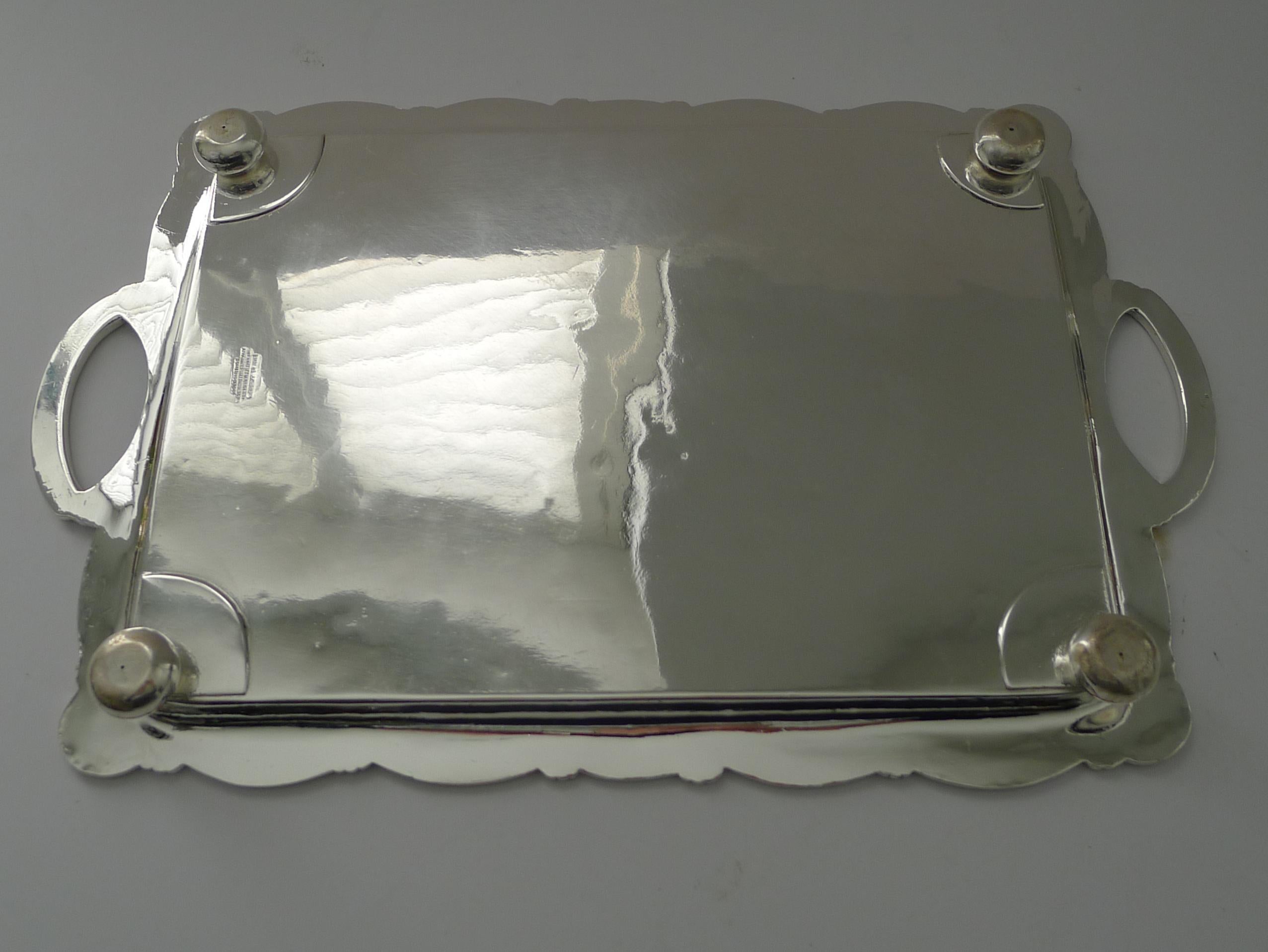 Versilbertes Cocktailtablett von Goldsmith's & Silversmith's Co. Ltd. um 1930 (Mitte des 20. Jahrhunderts) im Angebot
