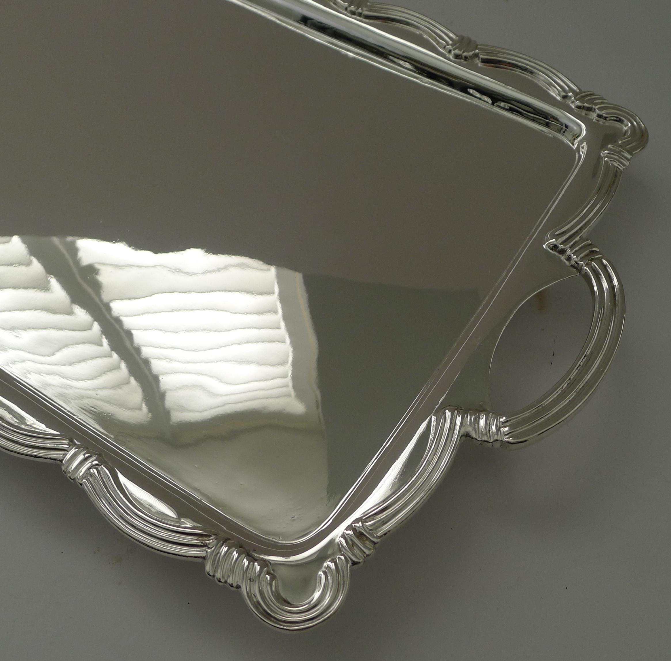Versilbertes Cocktailtablett von Goldsmith's & Silversmith's Co. Ltd. um 1930 im Angebot 1