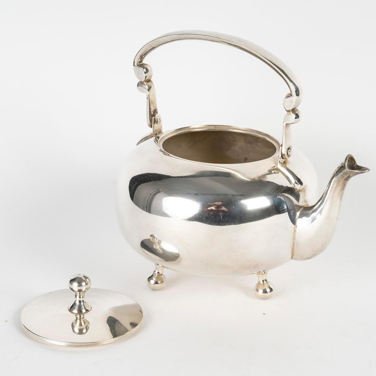 Français Cafetière plaquée argent, 20e siècle. en vente