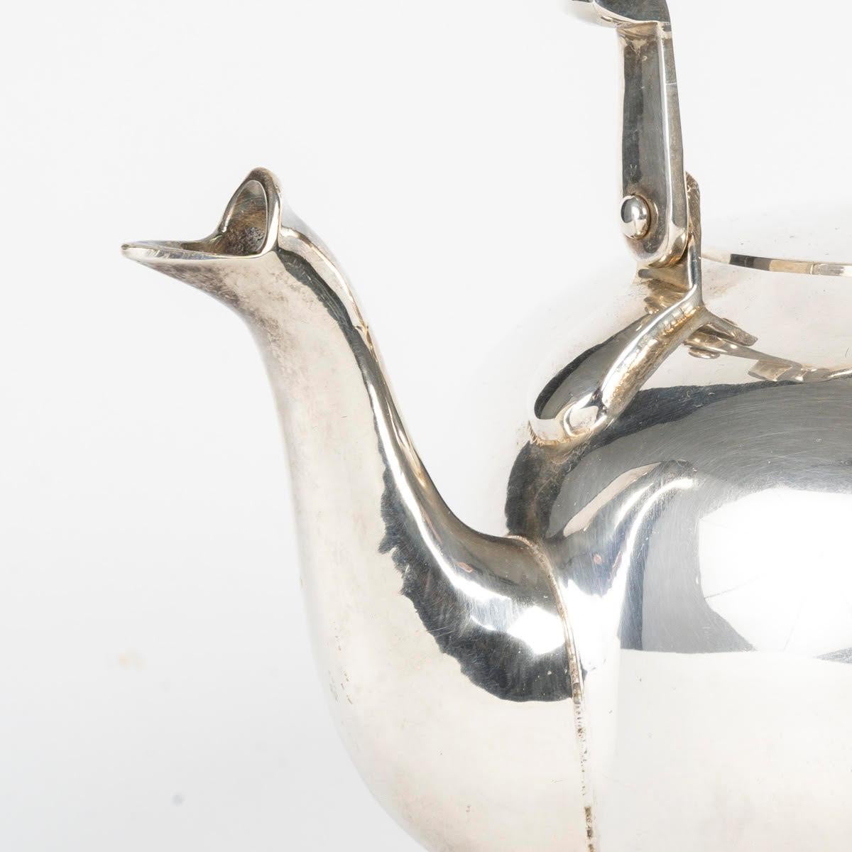 20ième siècle Cafetière plaquée argent, 20e siècle. en vente