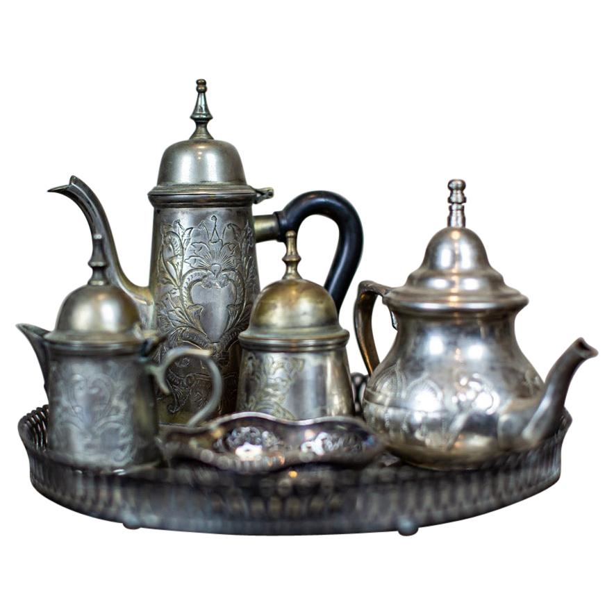 Service à café en métal argenté du début des XIXe et XXe siècles avec plateau