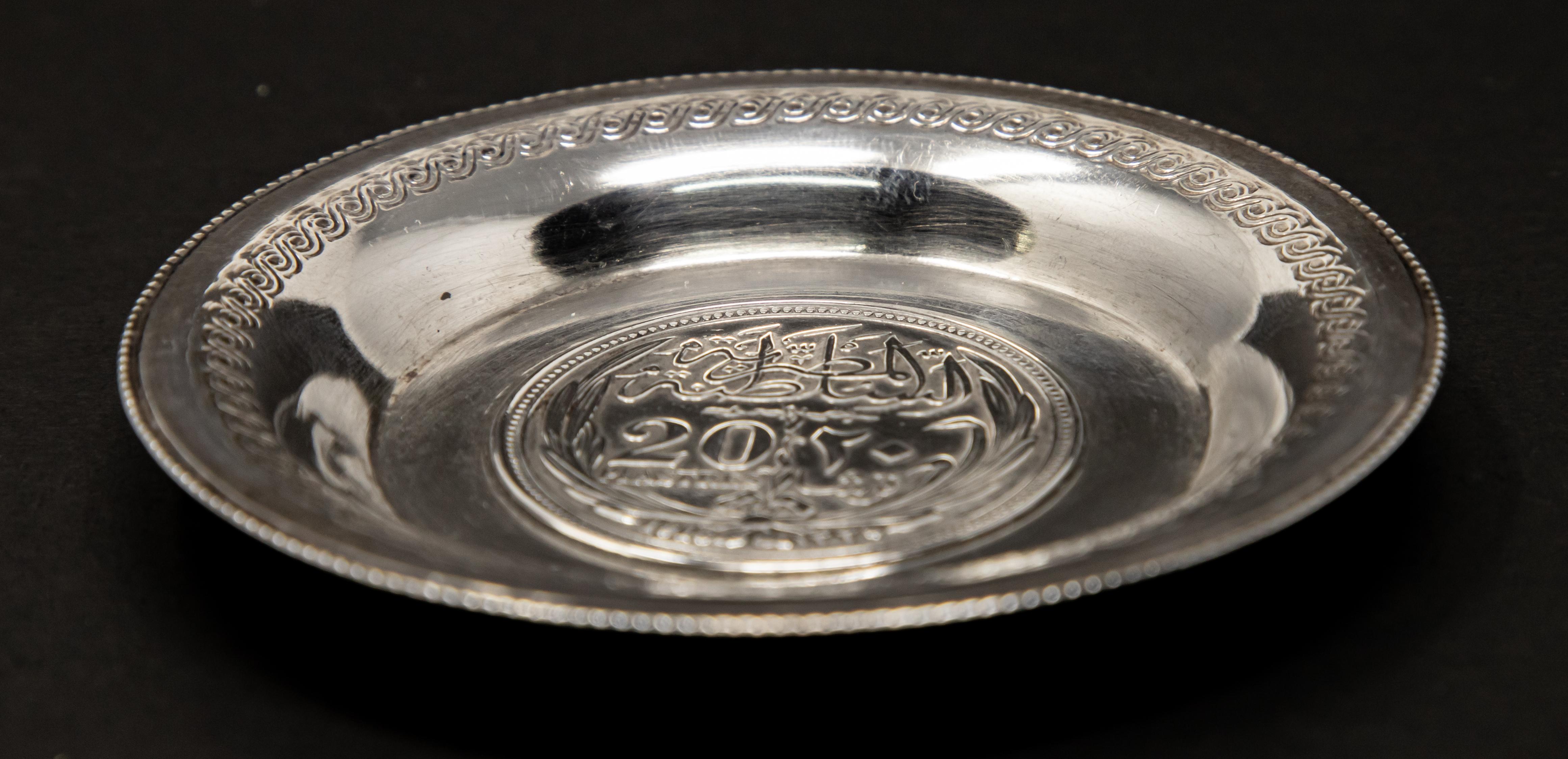 Silver Plated Coin Dish In Fair Condition For Sale In Cookeville, TN