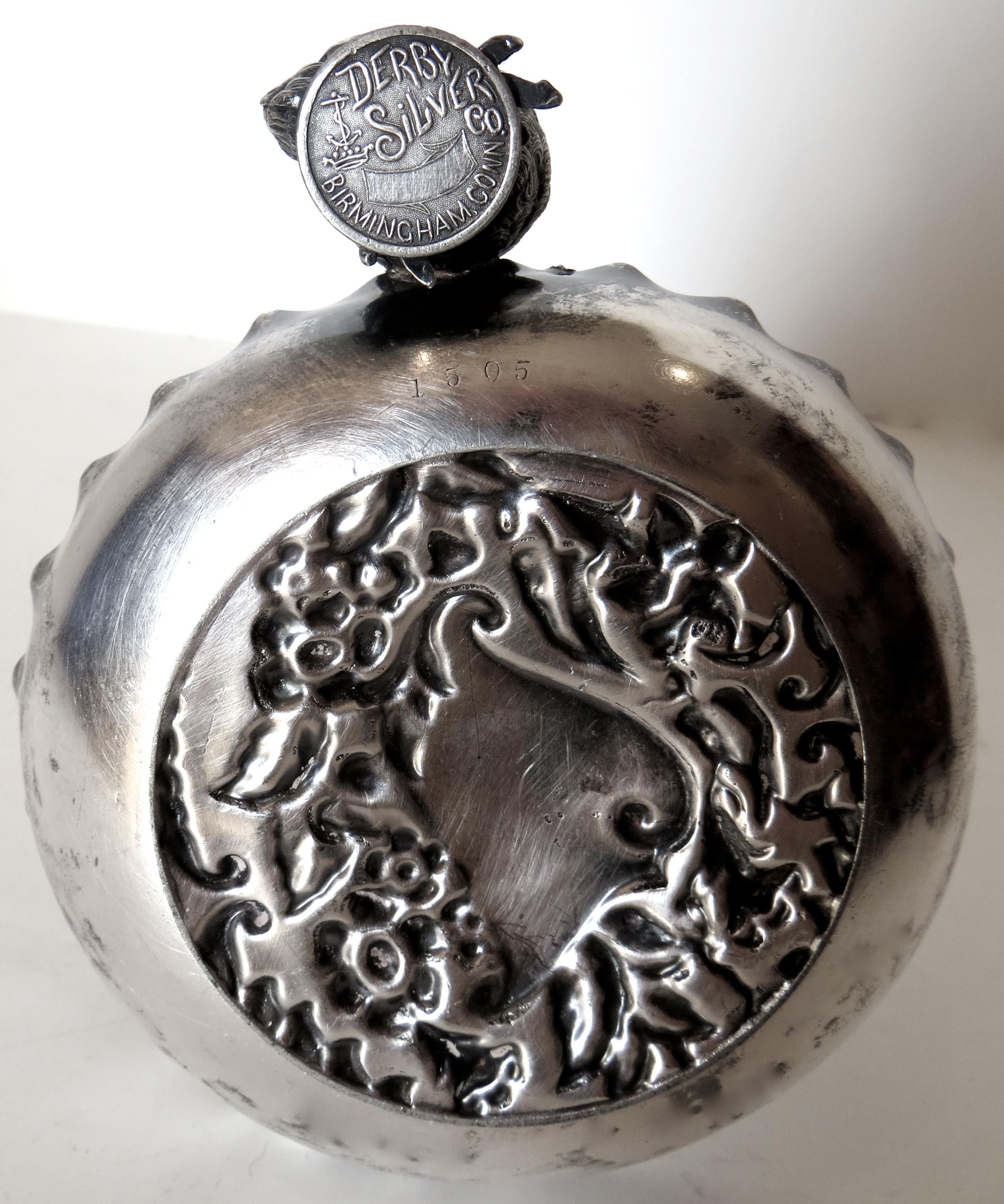 Combinación de cortador de puros/jarrón plateado de Derby, Connecticut, hacia 1885 Chapado en plata en venta
