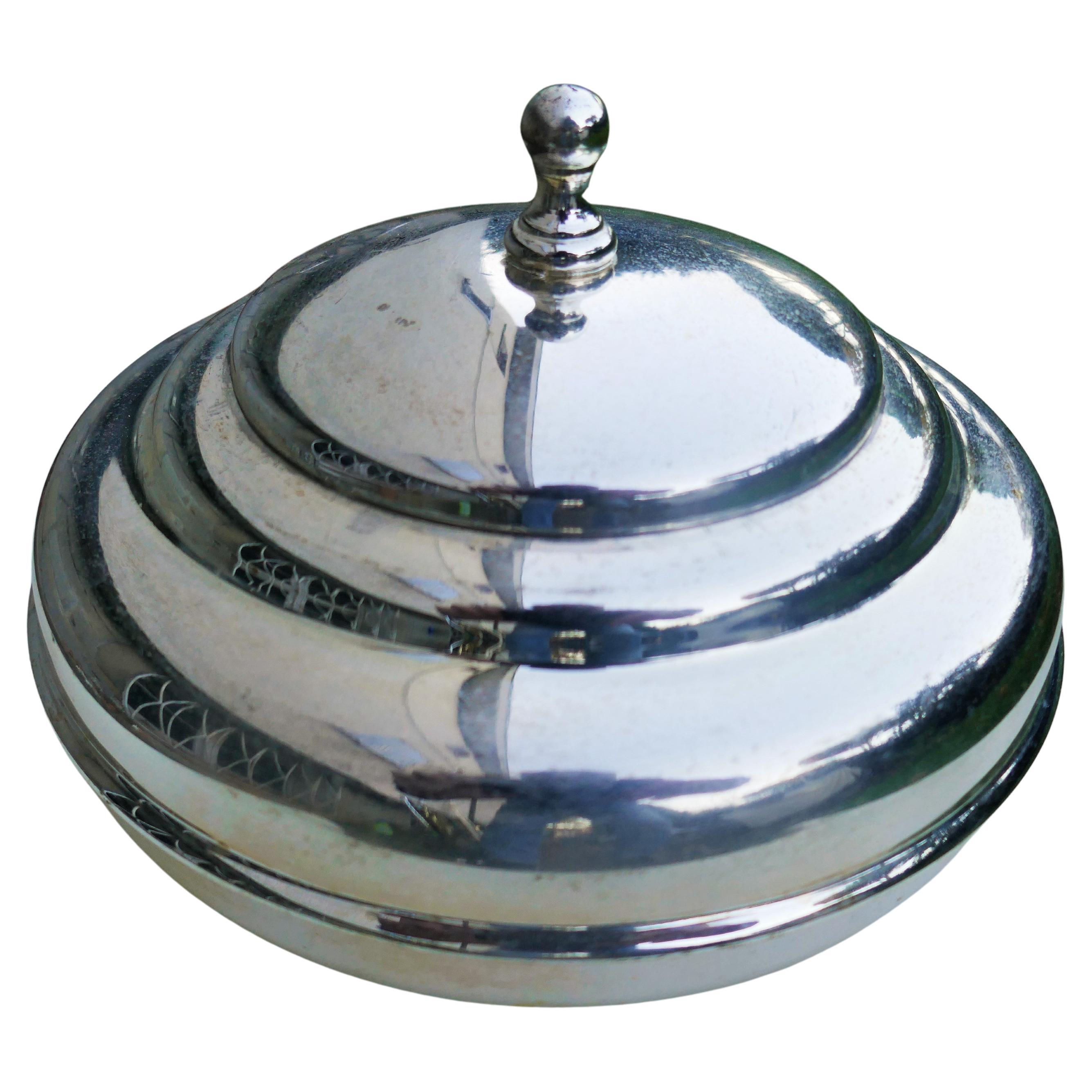 Possible sucrier plaqué argent par Metal Art Medicina Bologna