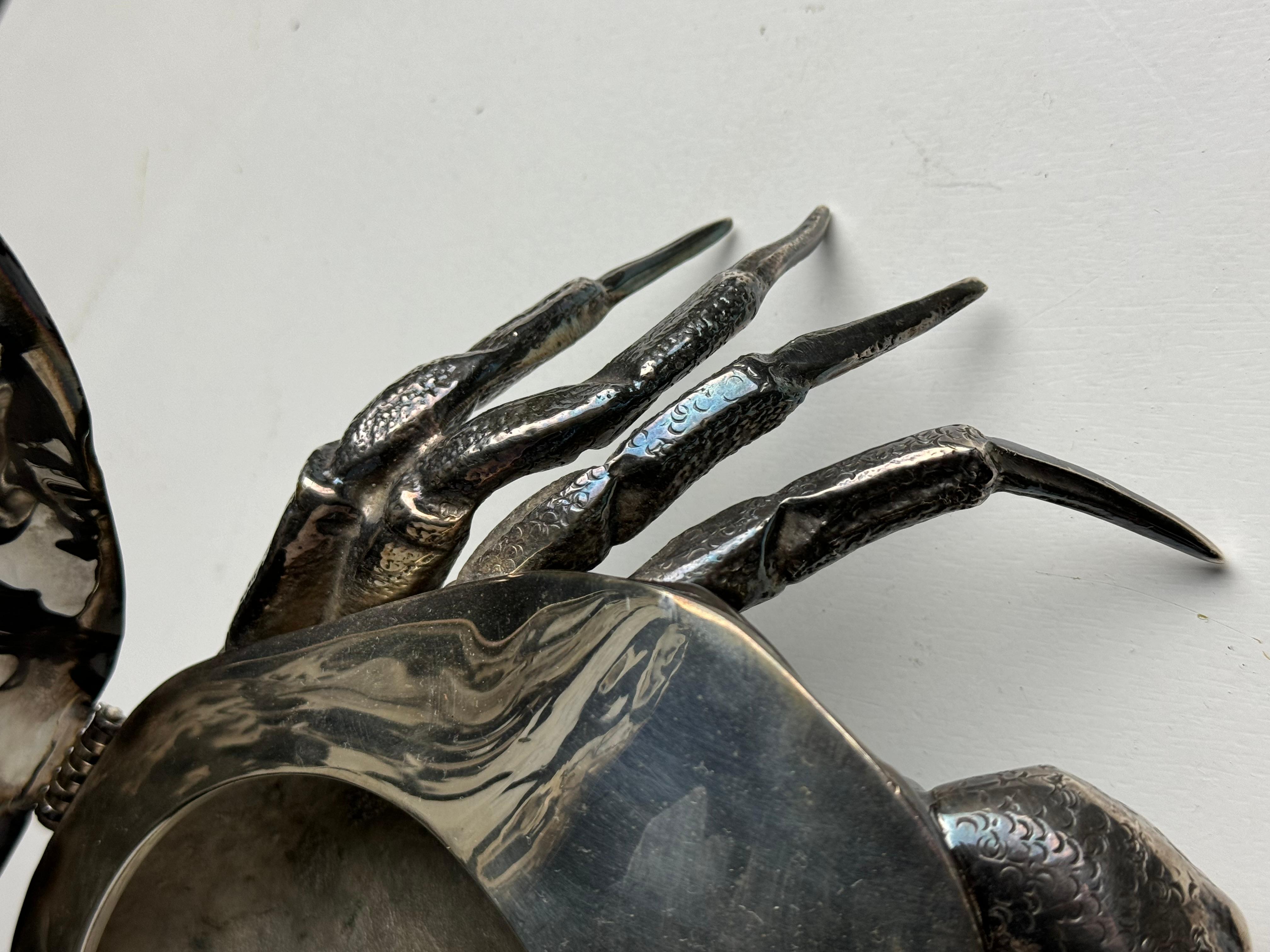 Extraordinary silver-plated crab in the style of Franco Lapini. Originating from Spain, circa 1960.

Originally these crabs were meant to serve caviar. Now ideal to use as a jewelry box for example.