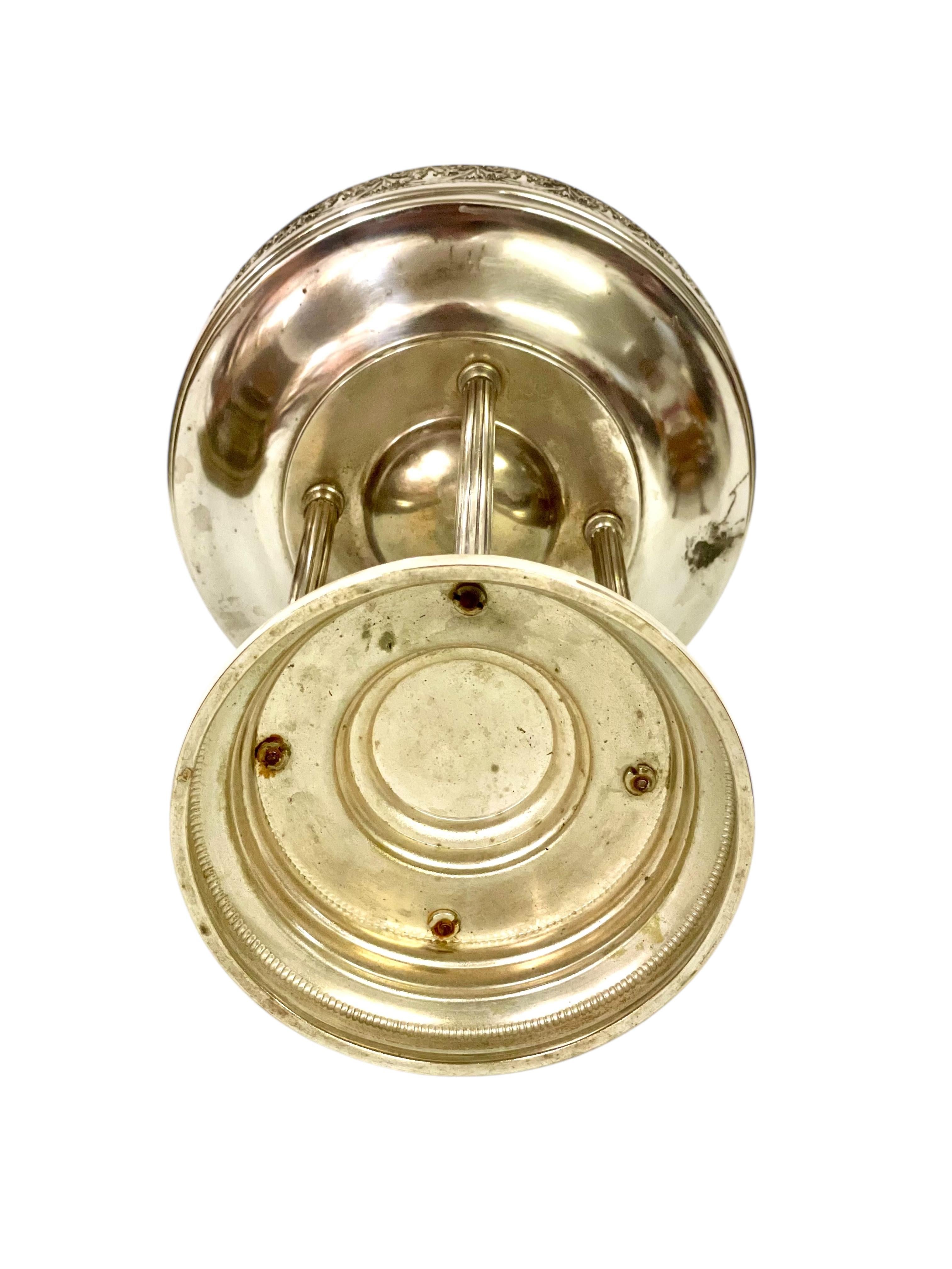 Tafelaufsatz aus versilbertem und geschliffenem Kristall, um 1880 im Angebot 7