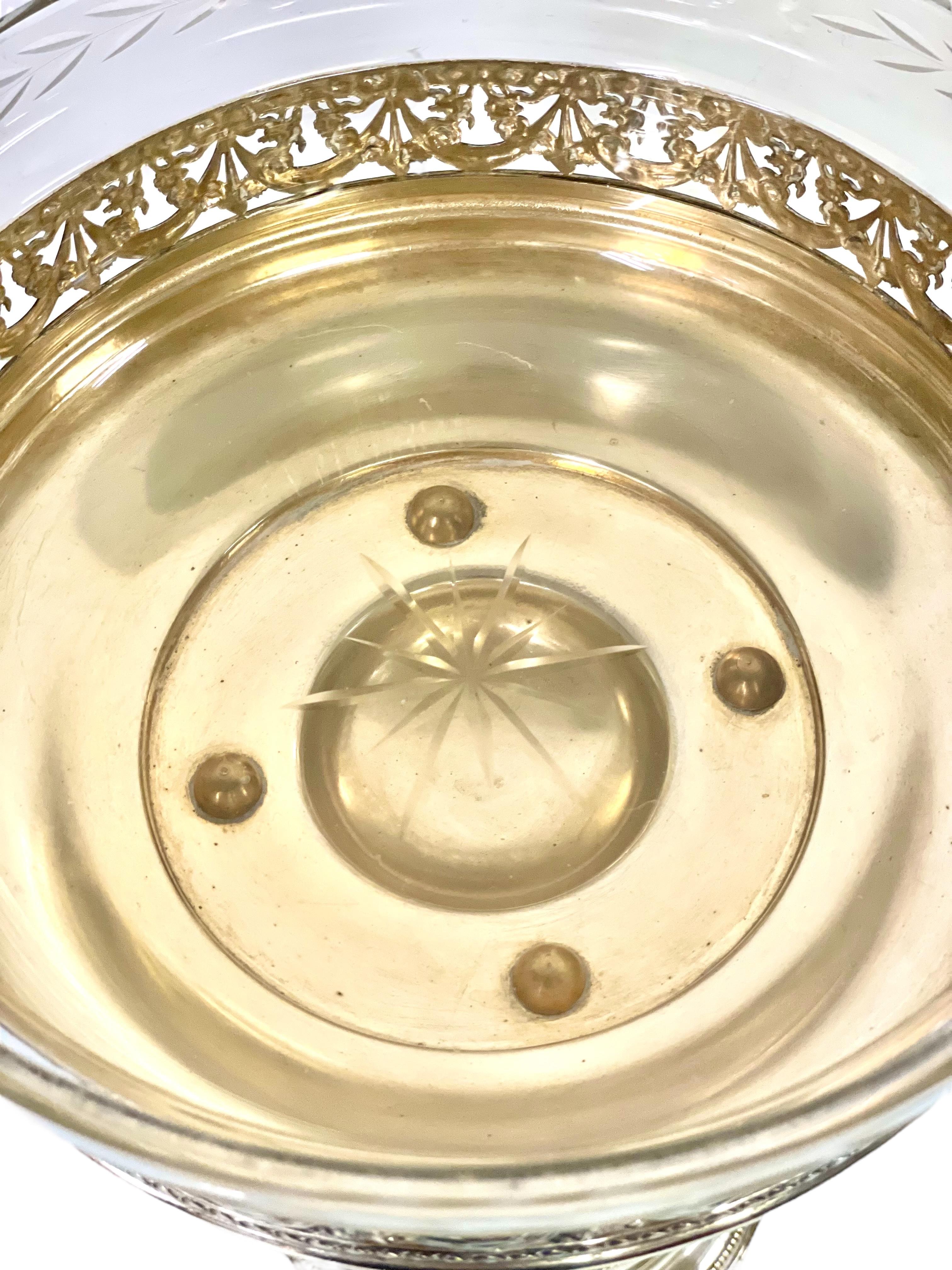 Tafelaufsatz aus versilbertem und geschliffenem Kristall, um 1880 im Angebot 3