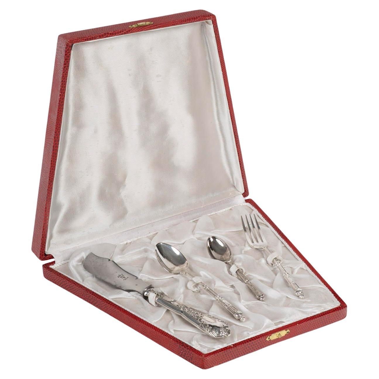 Service de couverts en métal argenté pour un Child & Child, 19e siècle, période Napoléon III.