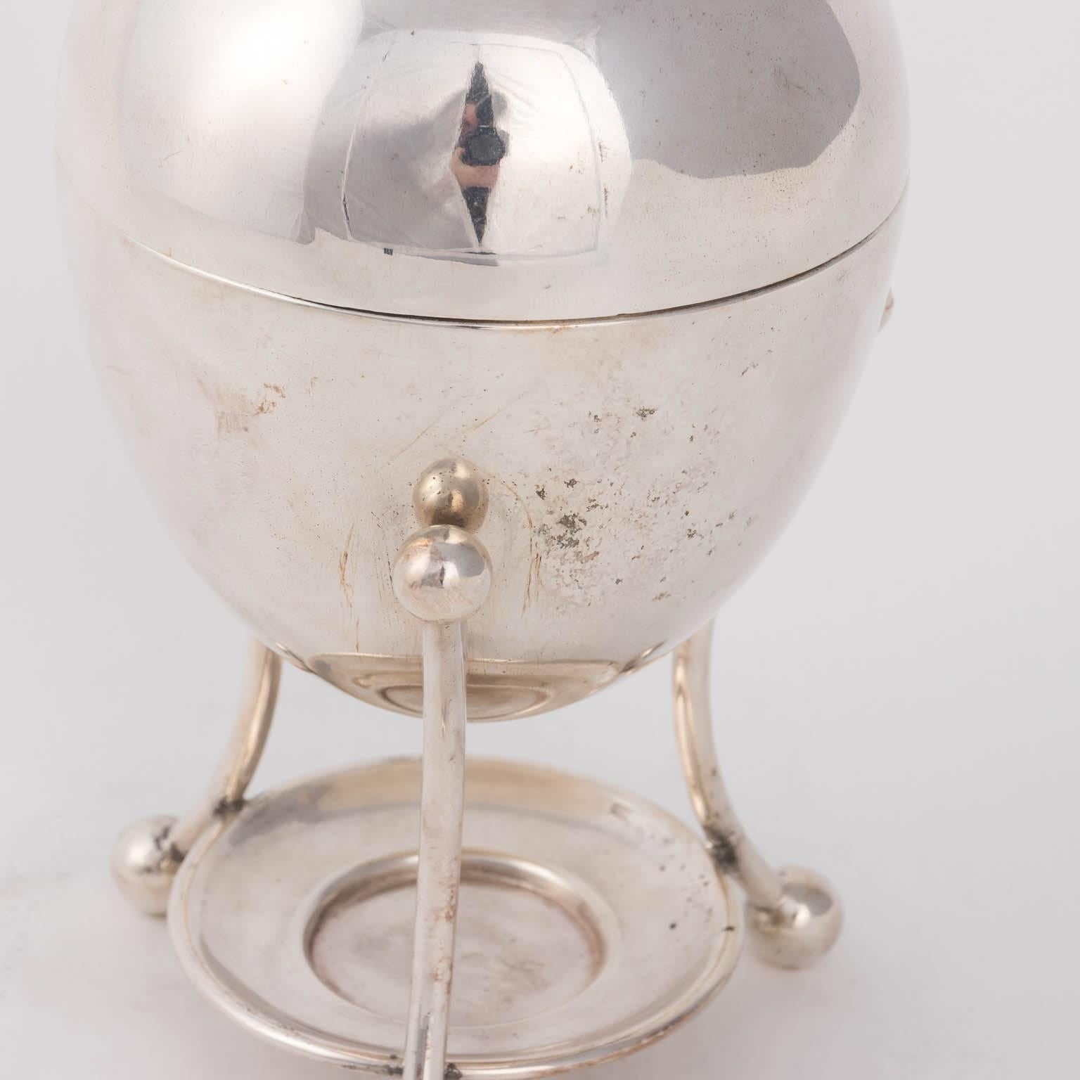 Silver Plated Egg Poacher In Good Condition In Stamford, CT