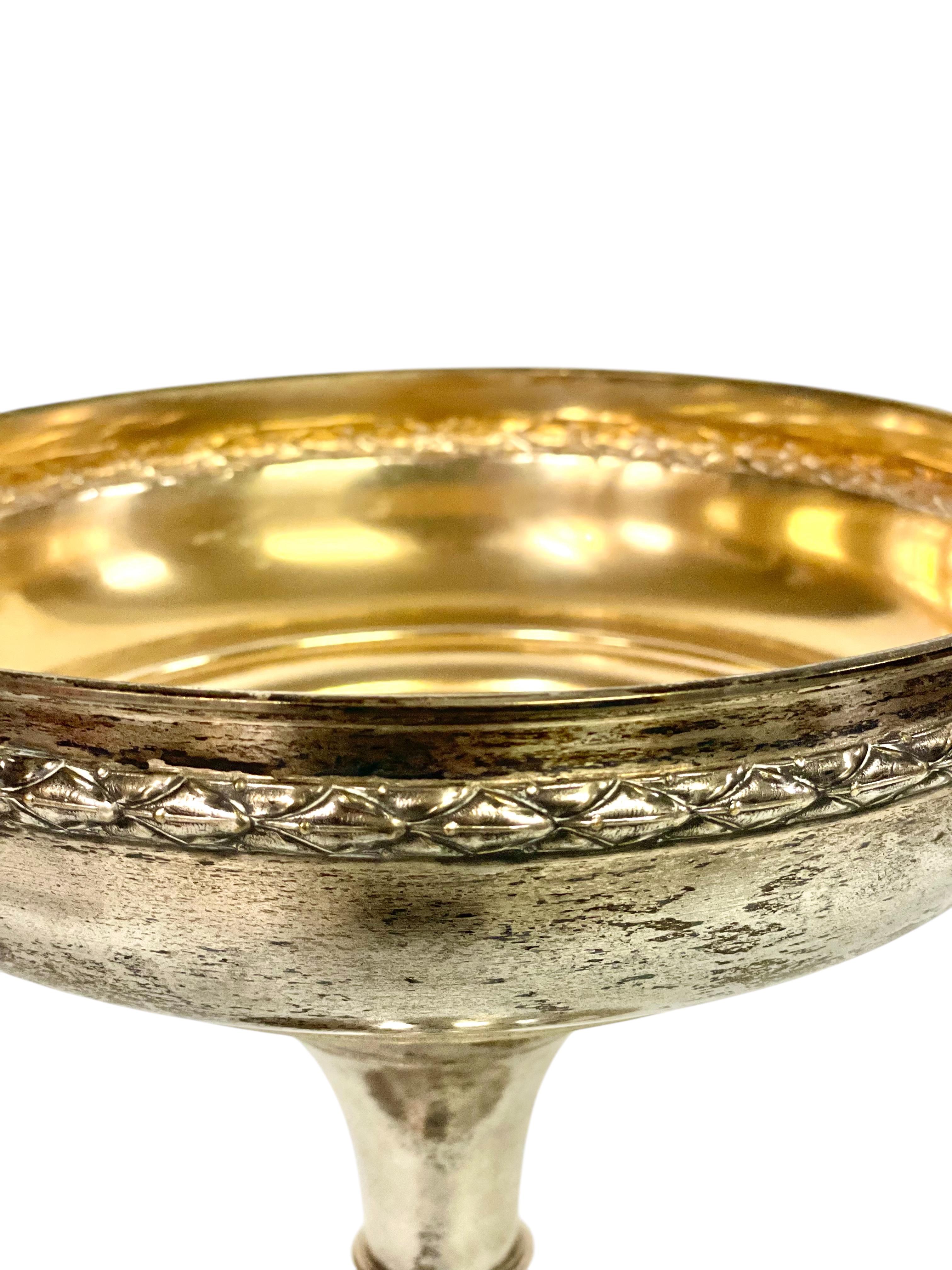 Versilberte und geätzte Schale mit Fuß aus Kristall, um 1880 im Angebot 8