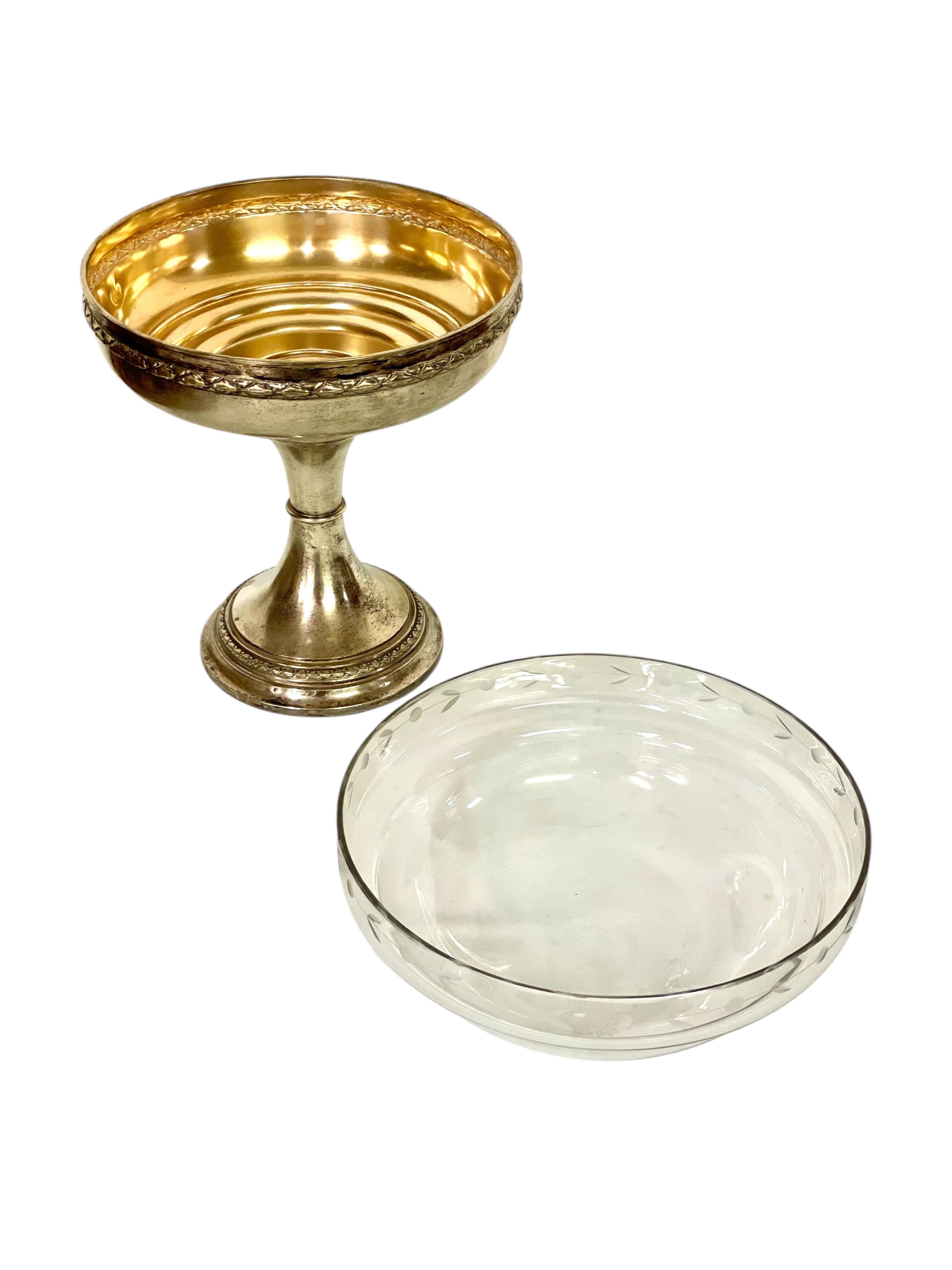 Versilberte und geätzte Schale mit Fuß aus Kristall, um 1880 (Versilberung) im Angebot