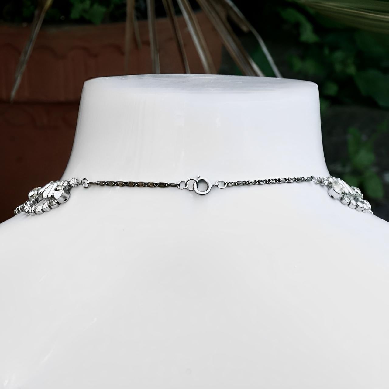 da uomo o donna Collana con festone di strass placcata in argento, circa anni '50 in vendita