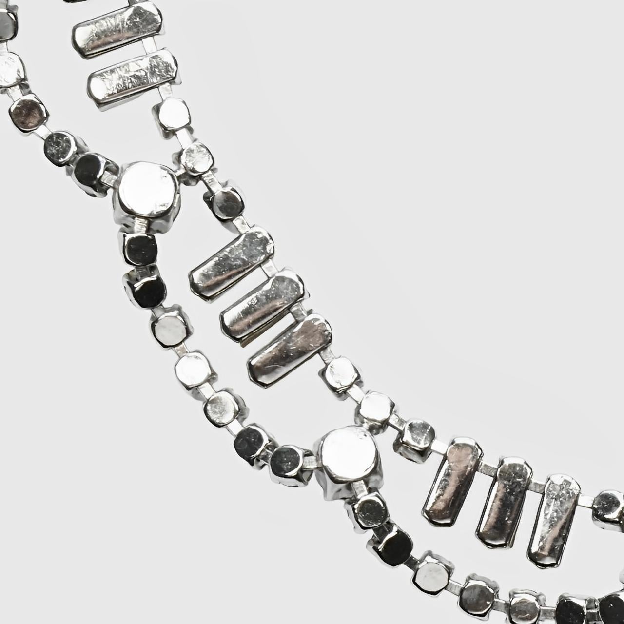 Collana con festone di strass placcata in argento, circa anni '50 in vendita 3