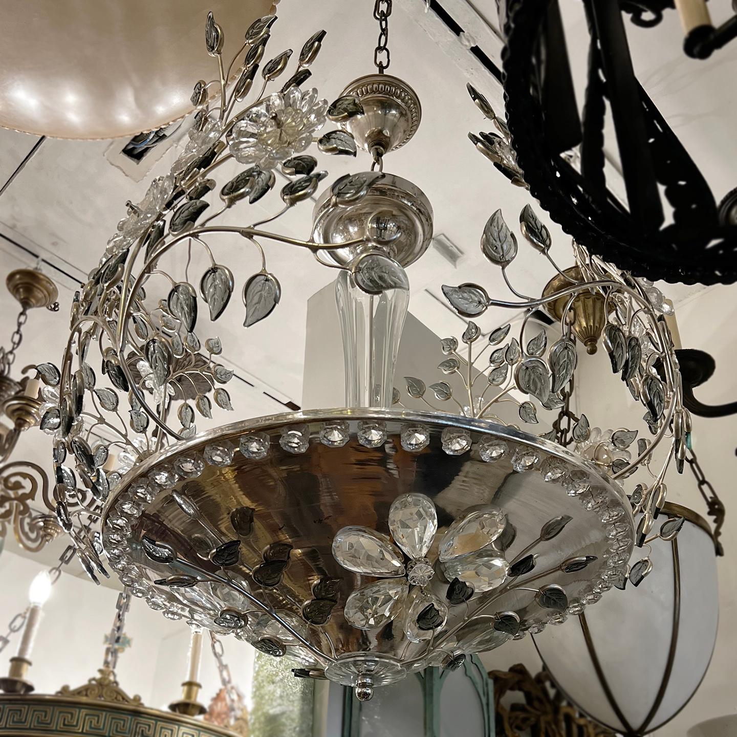 French Chandelier with Gray Molded Glass Leaves For Sale 1