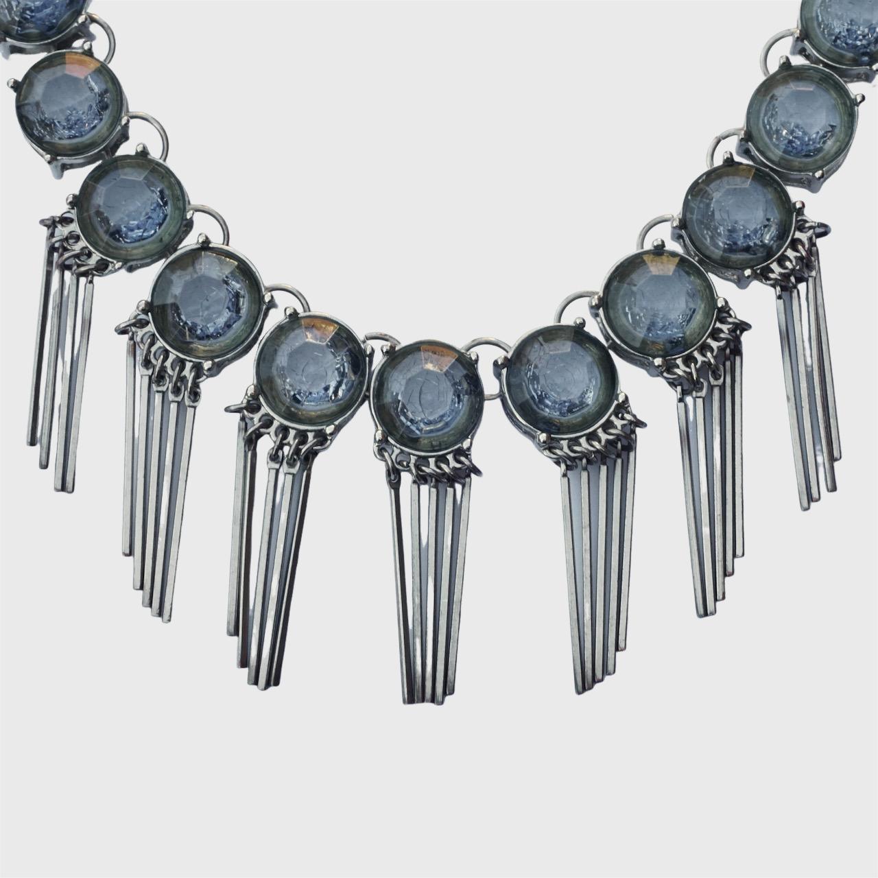 da uomo o donna Collana con gocce di frangia placcate in argento e perline di vetro blu craquelé in vendita