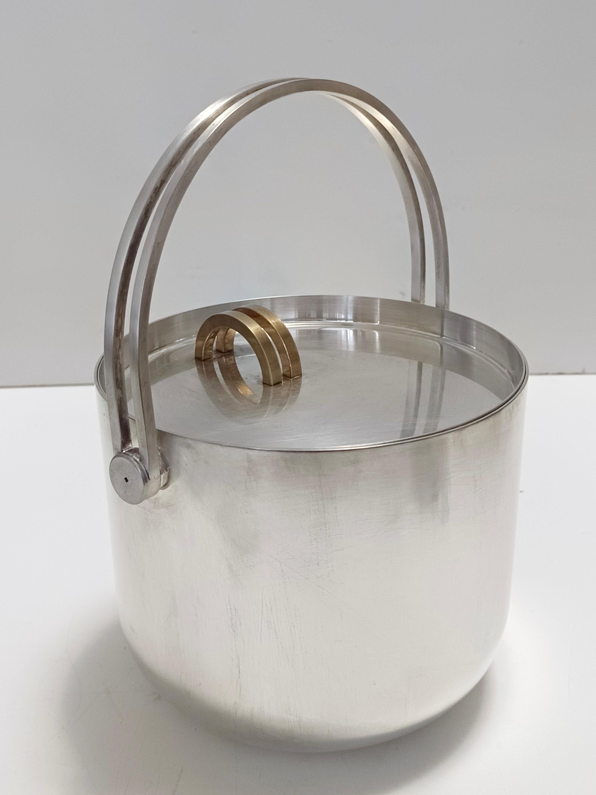 Late 20th Century Silver Plated Ice Bucket / Wine Cooler by Ambrogio Pozzi for Padova Argenti For Sale
