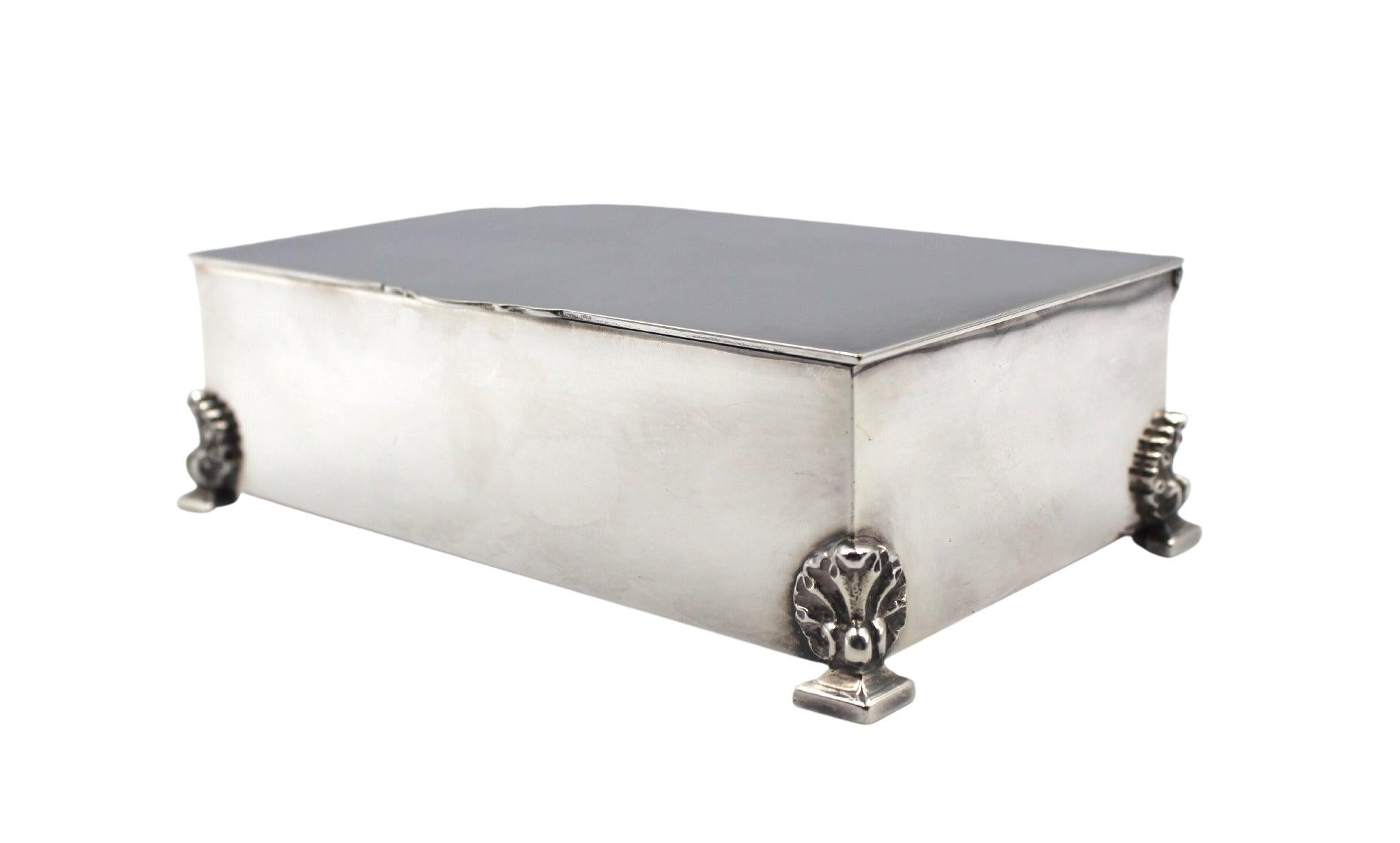 Boîte Keepsake en métal argenté, début du 20ème siècle en vente 4