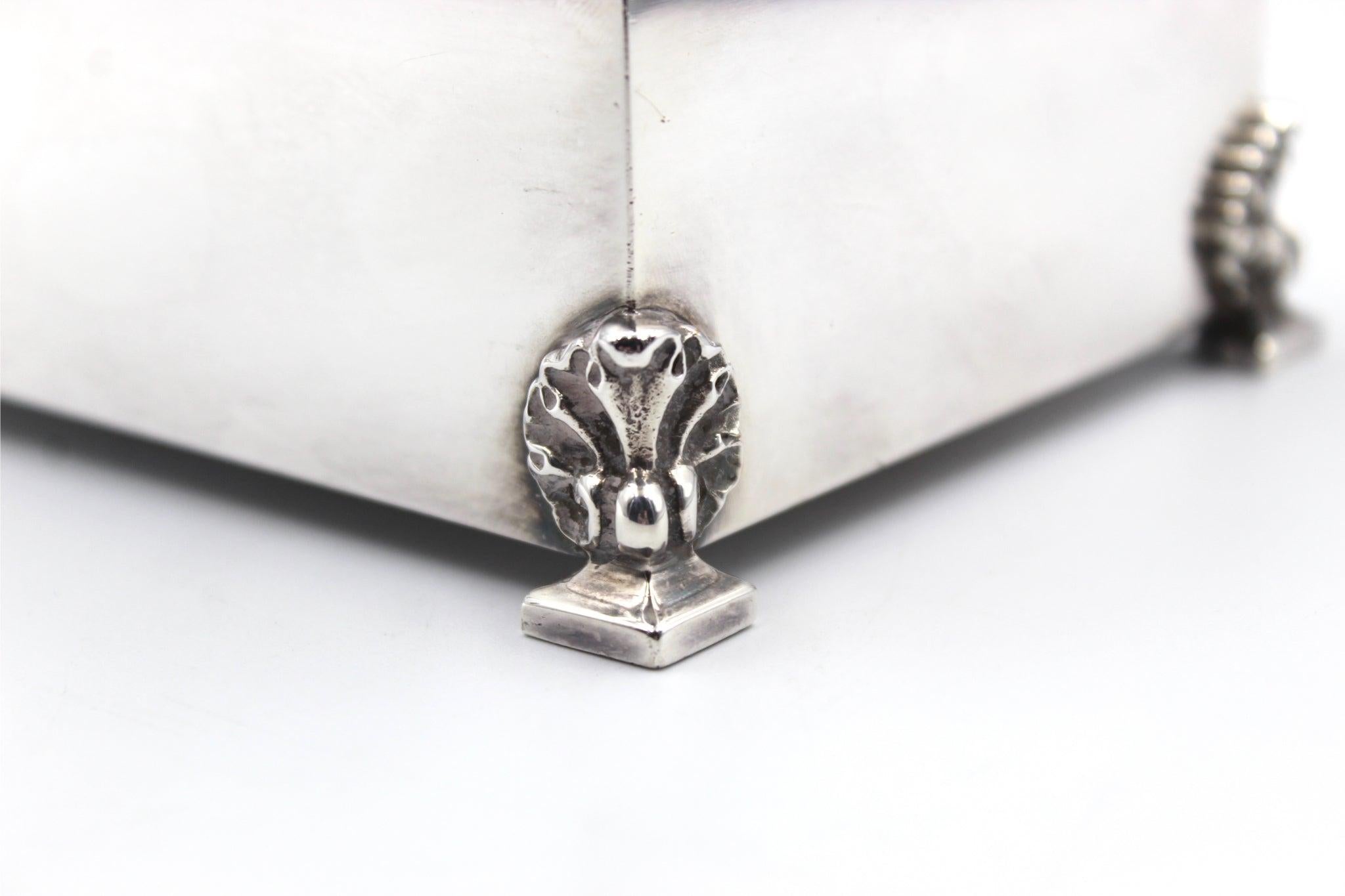 Boîte Keepsake en métal argenté, début du 20ème siècle en vente 3