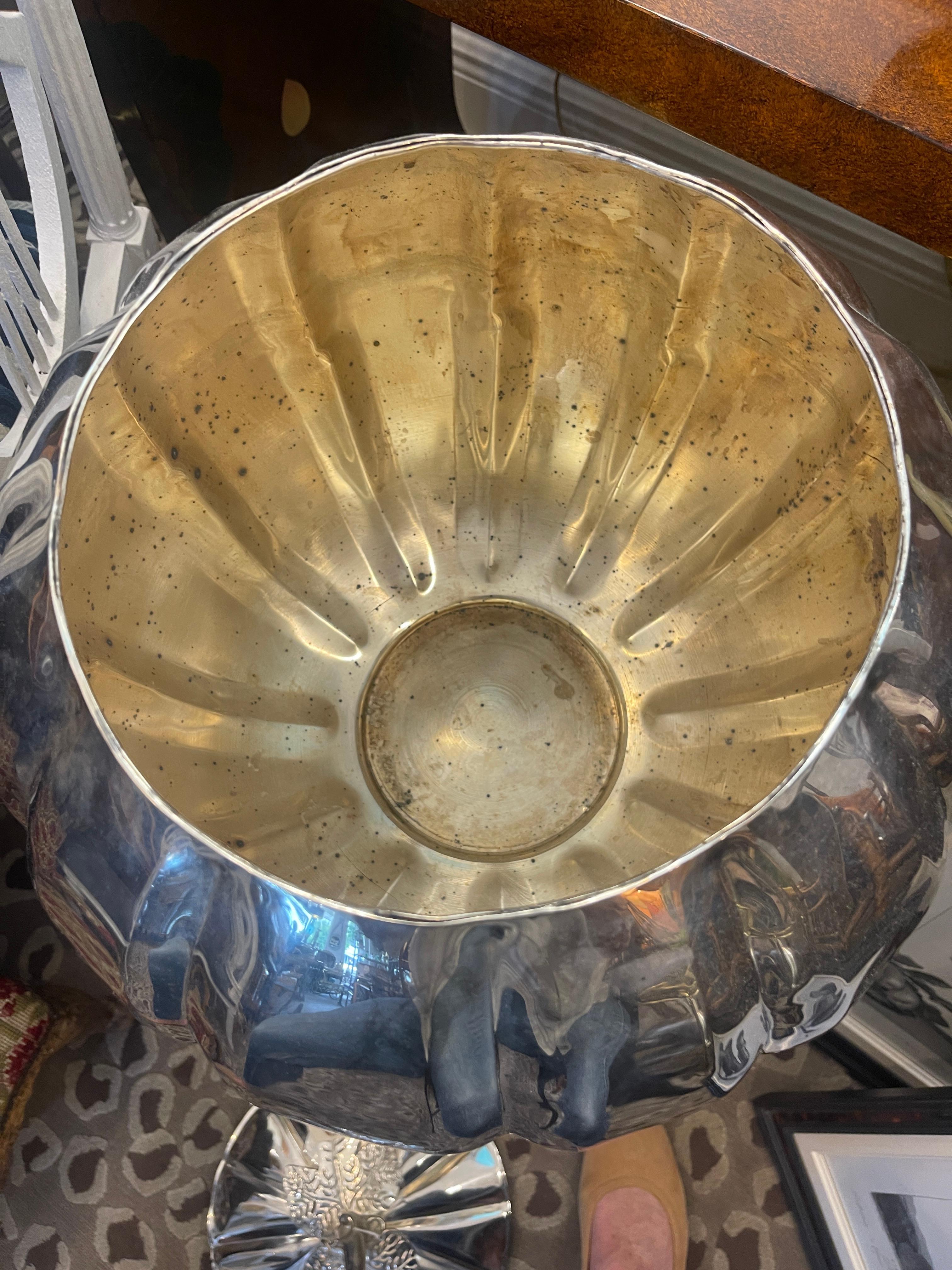 Versilberte große Pumpkinschale mit Deckel , Behälter (Handgefertigt) im Angebot