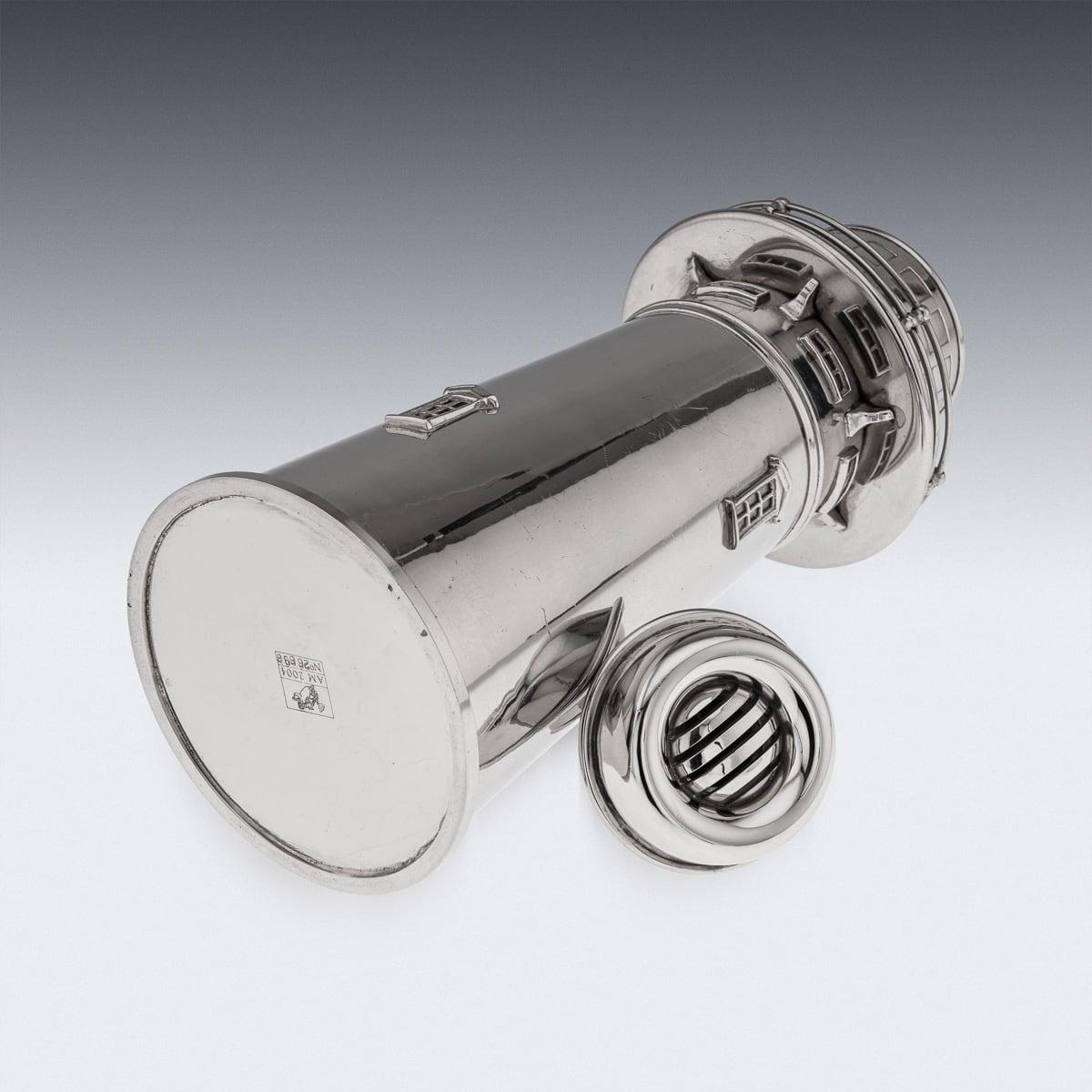 Placcato argento Shakers da cocktail con faro placcato argento in vendita