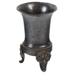 Medidor de líquidos bañado en plata, siglo XIX.