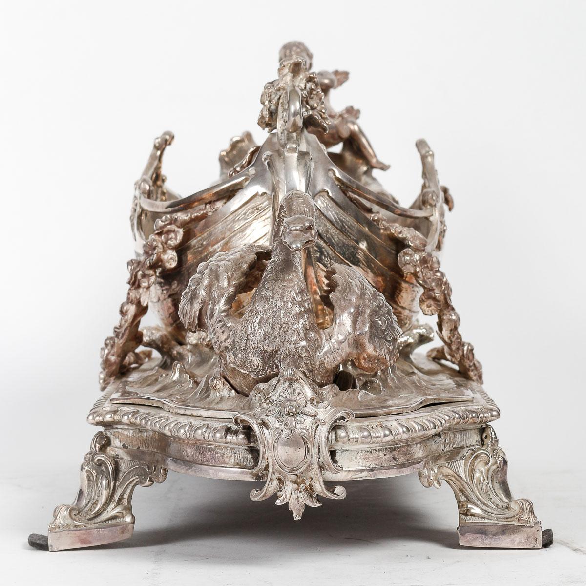 Coupe à fruits en métal argenté, centre de table, 19e siècle, période Napoléon III. Bon état - En vente à Saint-Ouen, FR