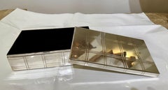 Versilberte Curio-Box aus Metall mit geometrischem Design