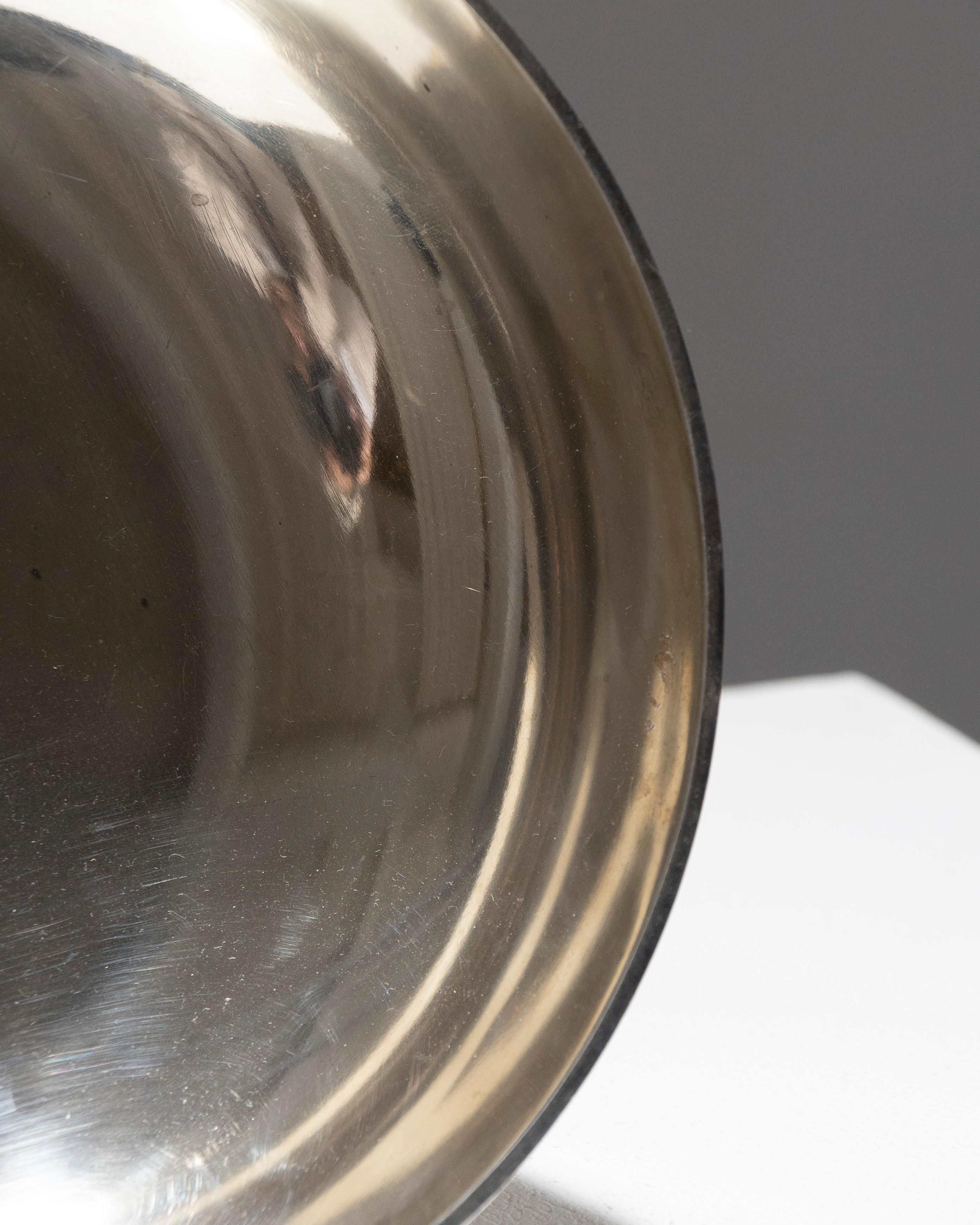 Versilberte Metall-Sockelschale (20. Jahrhundert) im Angebot