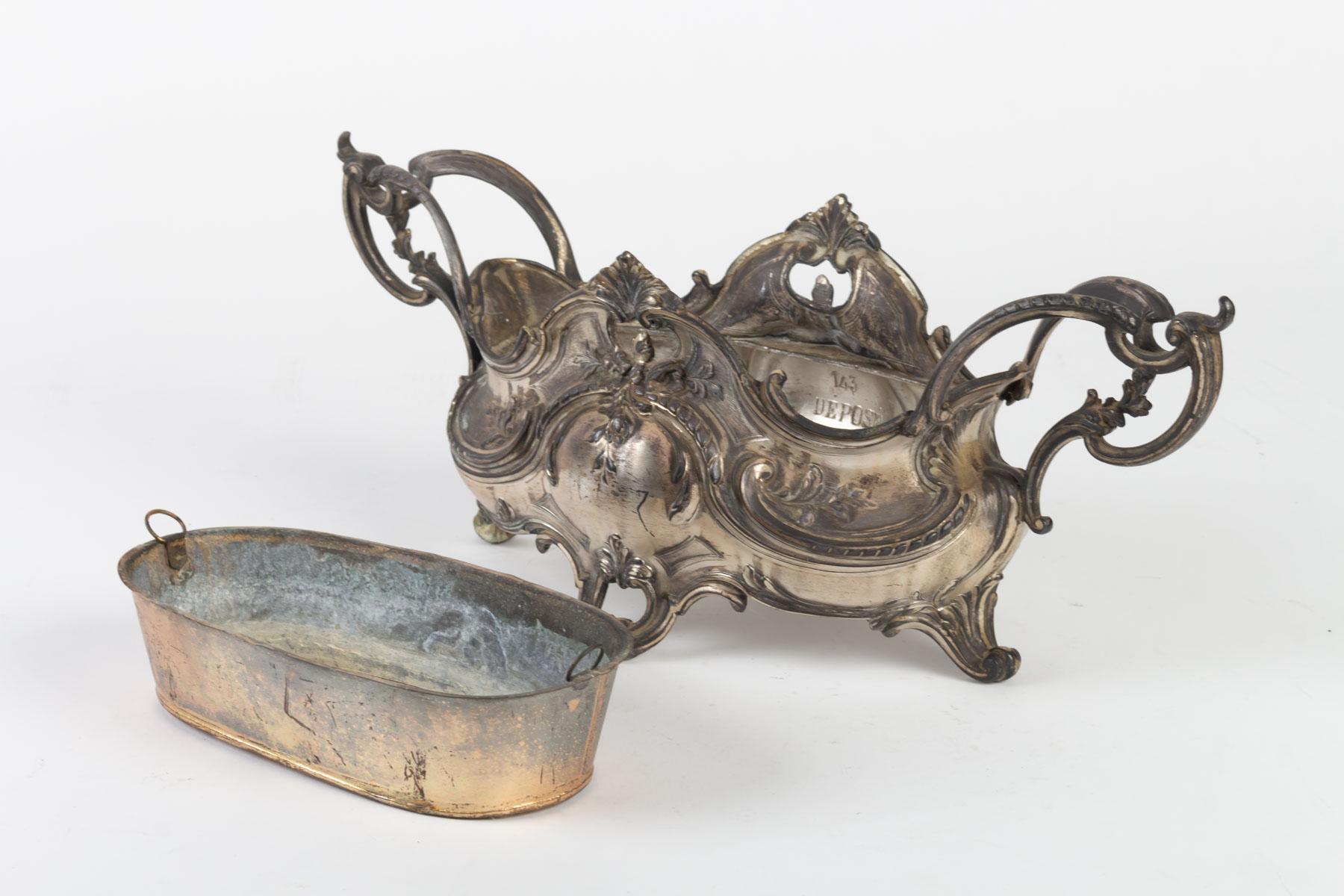 Versilbertes Pflanzgefäß aus Metall im Louis-XV-Stil im Zustand „Gut“ im Angebot in Saint-Ouen, FR