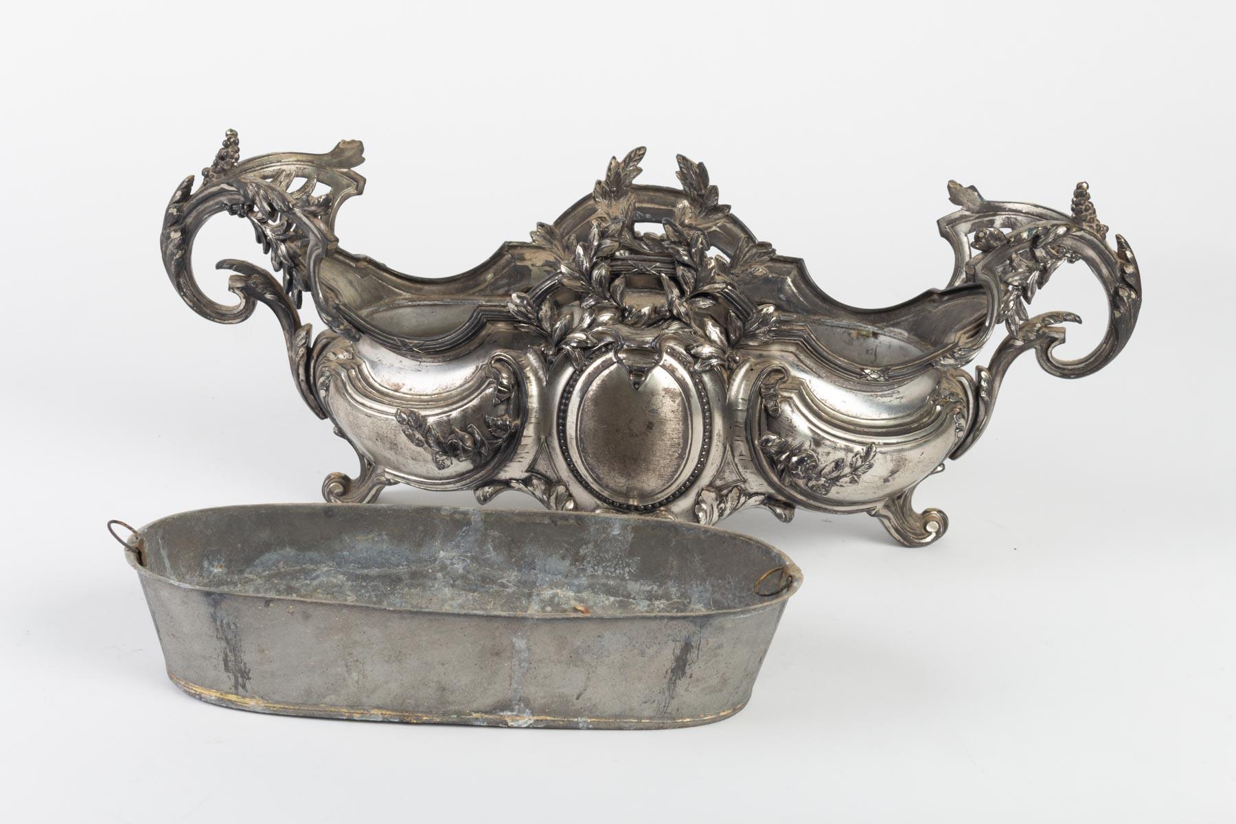 Silver Plated Metal Planter in Louis XV Style For Sale 1